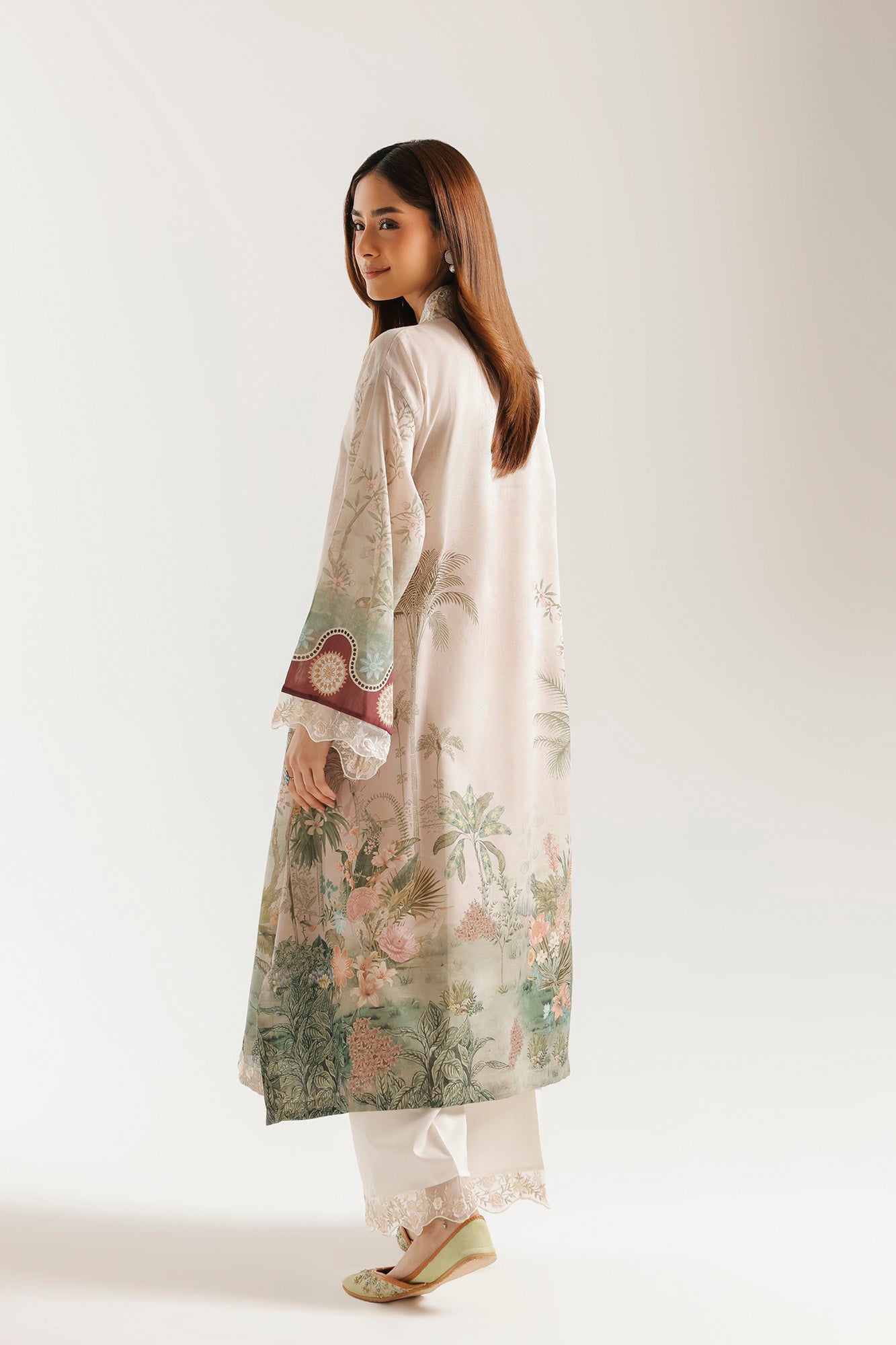 EMBROIDERED SUIT (E4523/103/007)