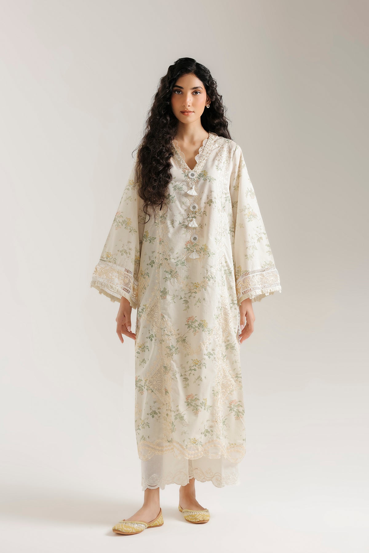 EMBROIDERED SUIT (E4527/103/003)