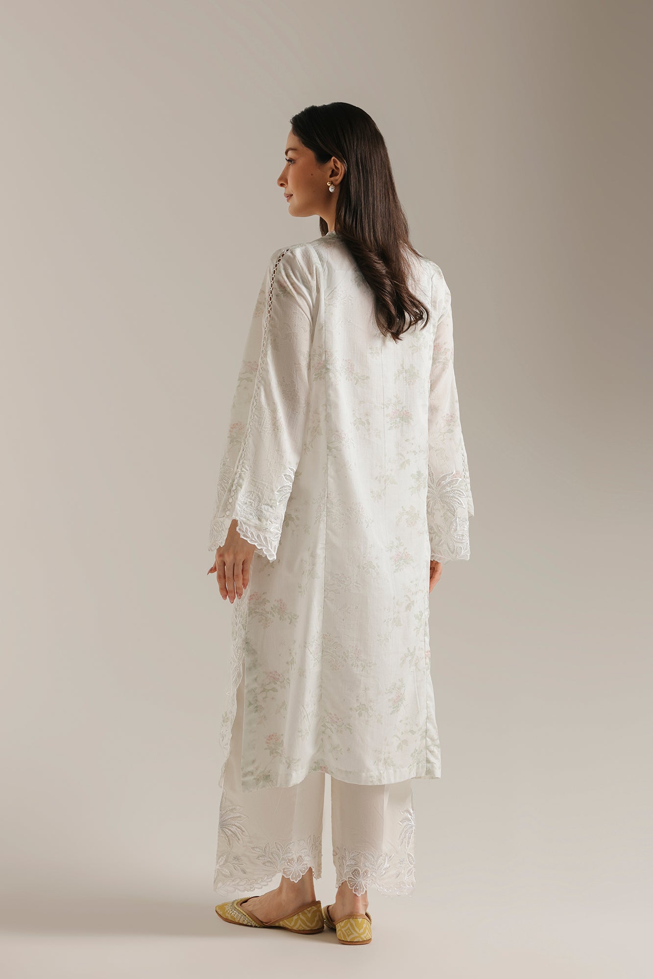 EMBROIDERED SUIT (E4530/103/002)