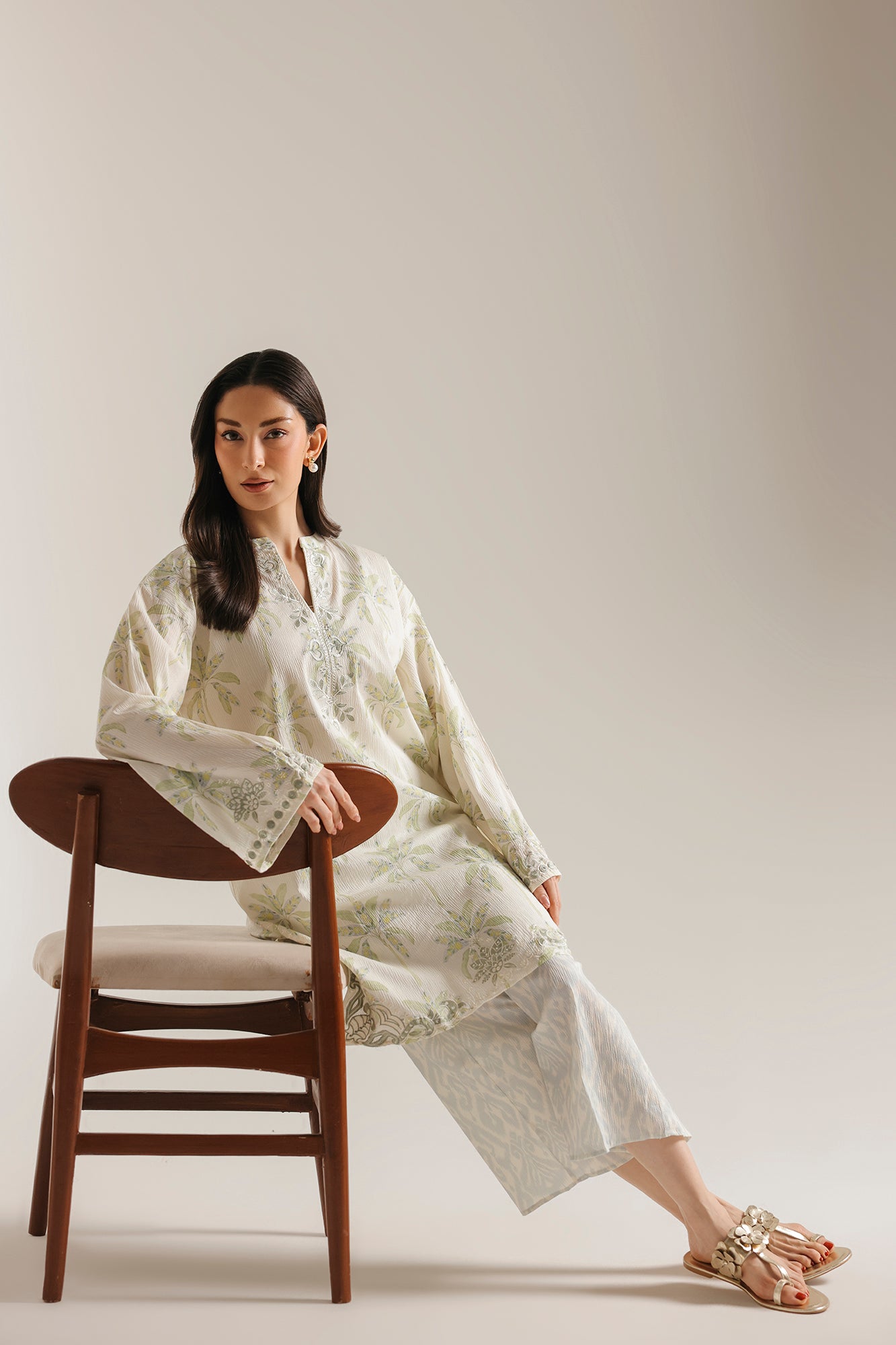 EMBROIDERED SUIT (E4530/103/002)