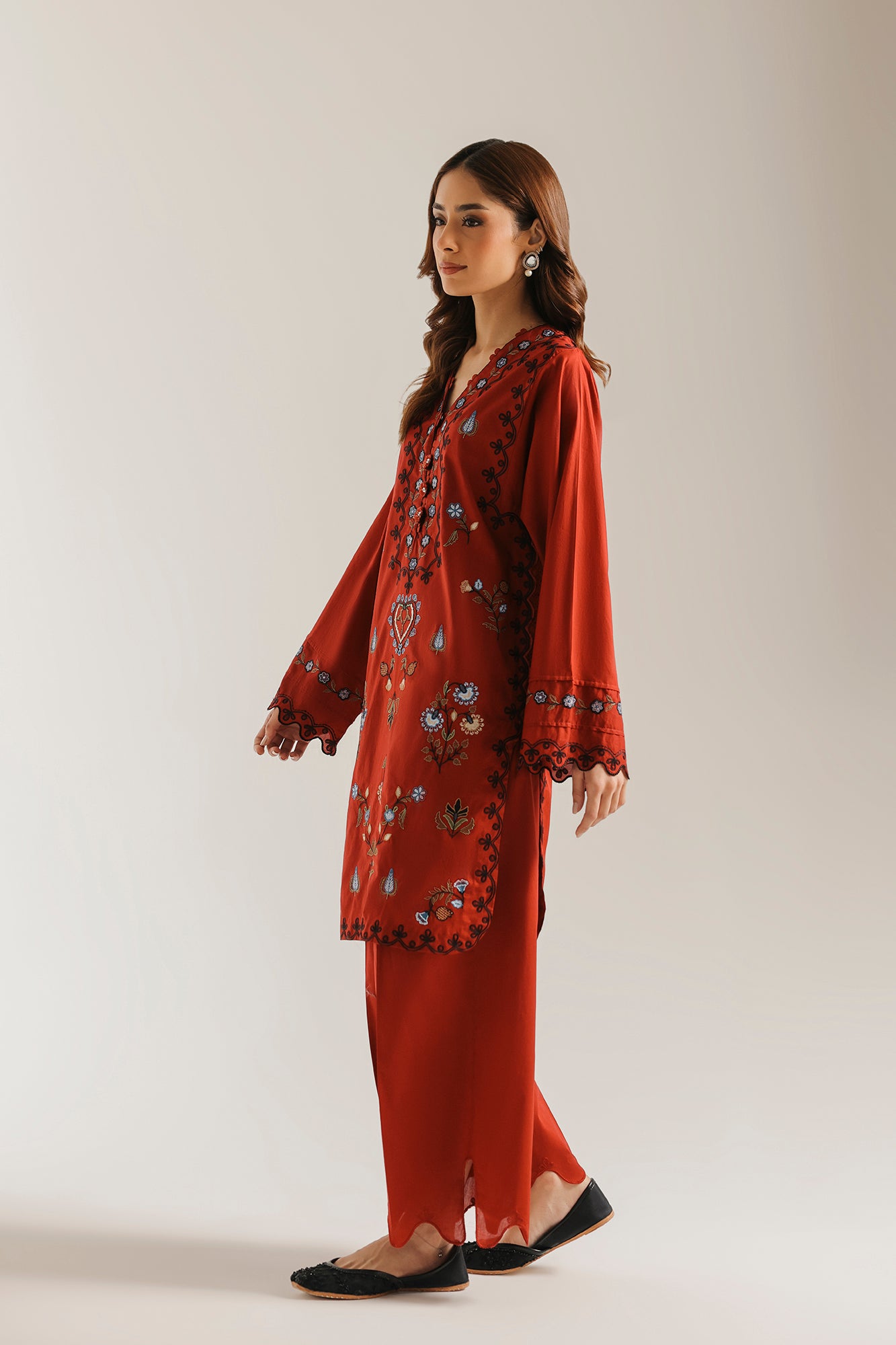 EMBROIDERED SUIT (E4536-103-306)