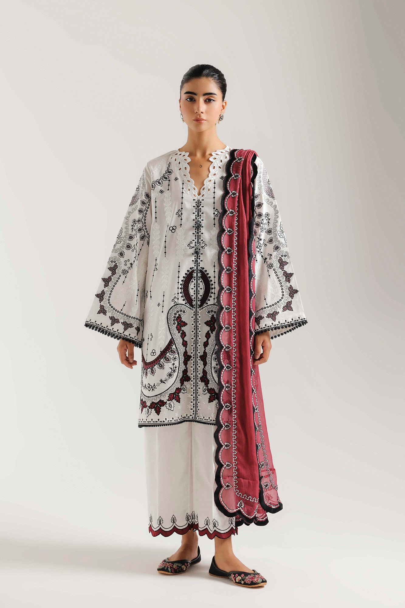 EMBROIDERED SUIT (E4543/103/003)