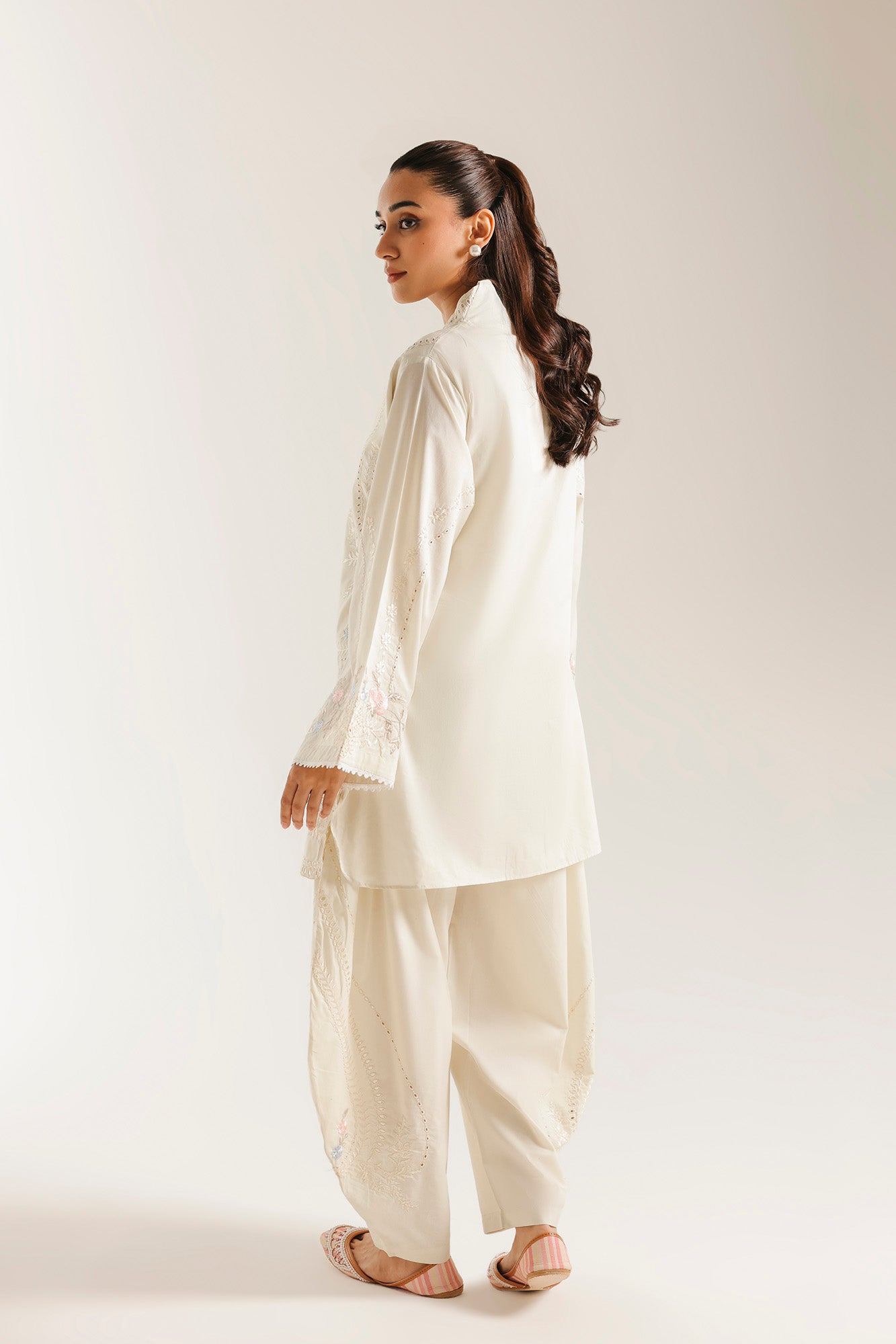 EMBROIDERED SUIT (E4551/103/006)