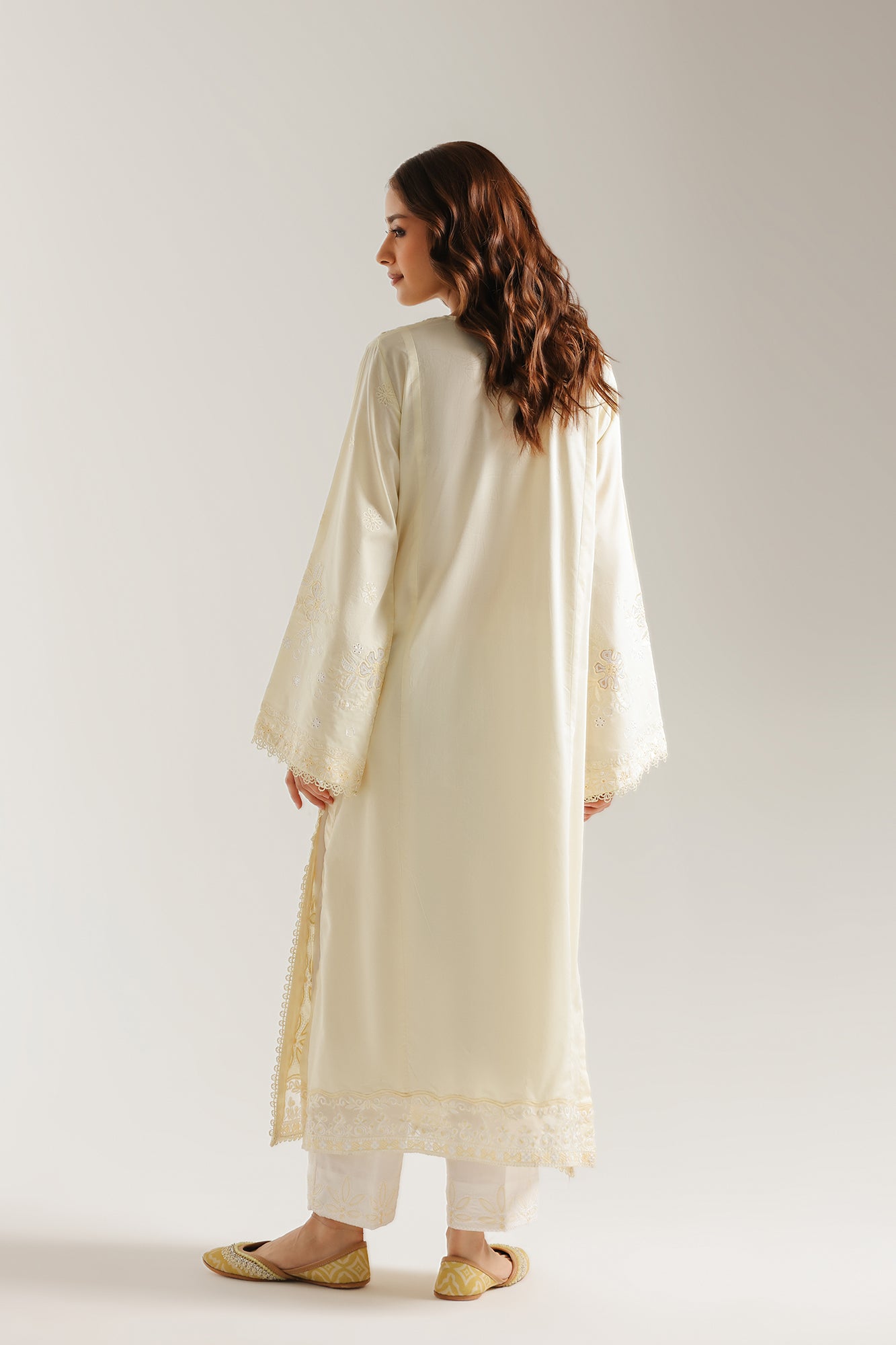 EMBROIDERED SUIT (E4611/103/226)