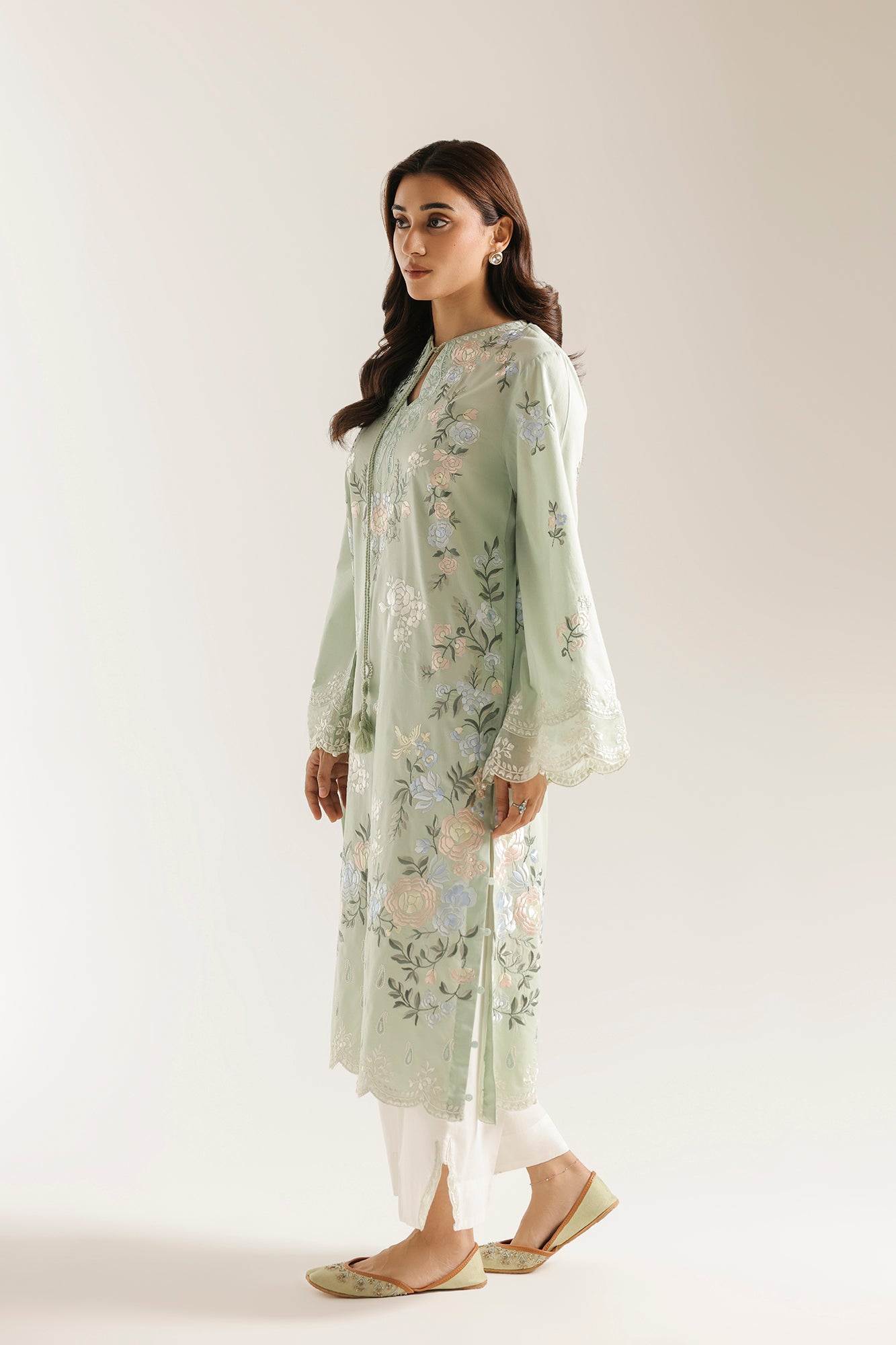 EMBROIDERED SUIT (E4613/103/709)