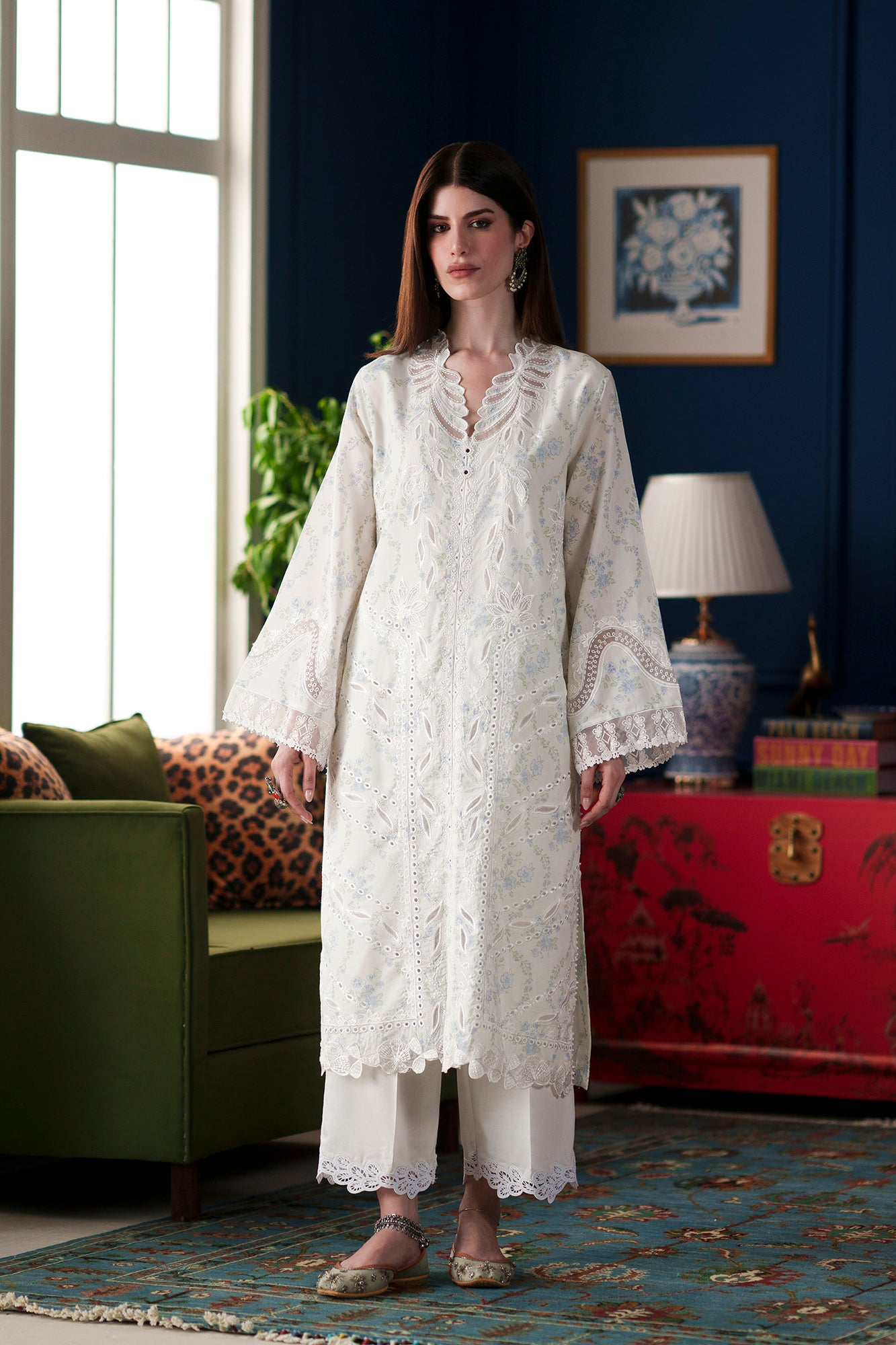 EMBROIDERED SUIT (E4626/103/002)