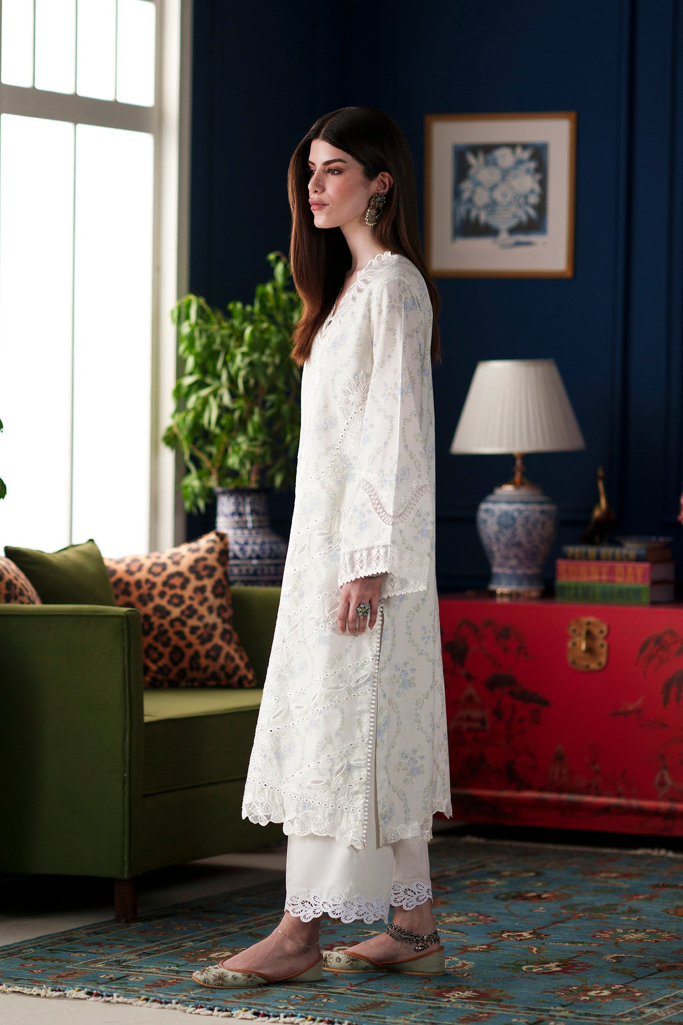 EMBROIDERED SUIT (E4626/103/002)