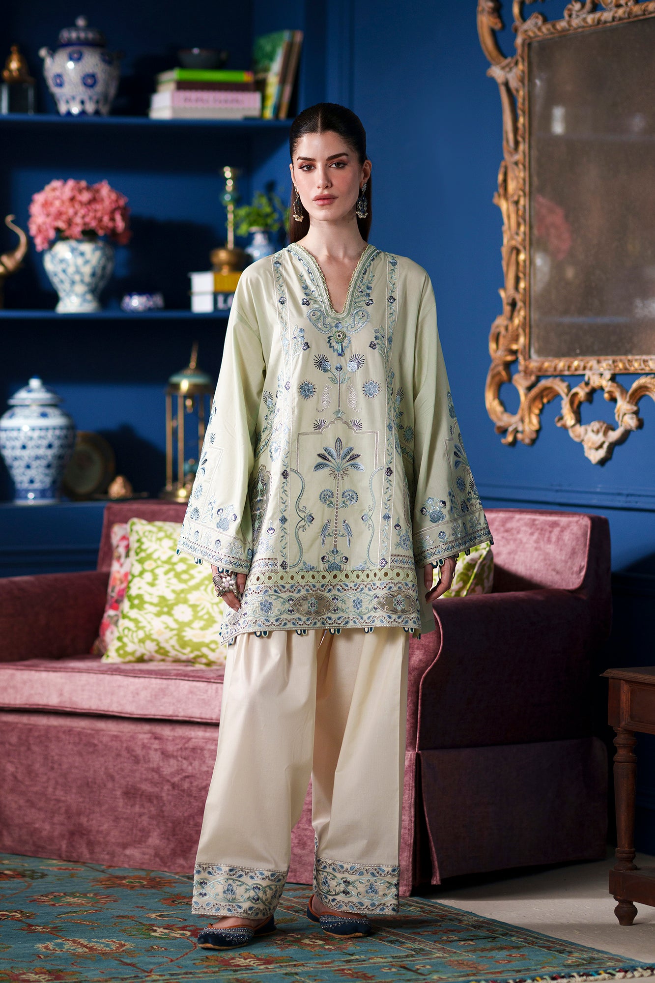 EMBROIDERED SUIT (E4639/103/720)