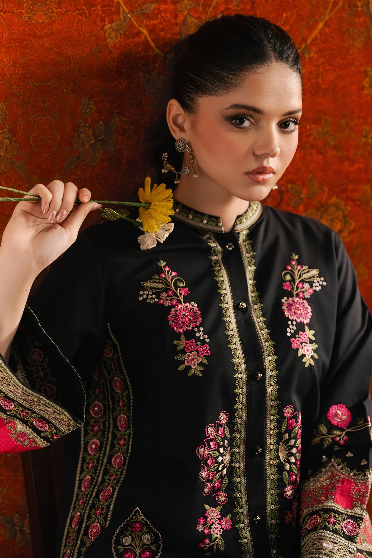 EMBROIDERED SUIT (E4701/103/901)