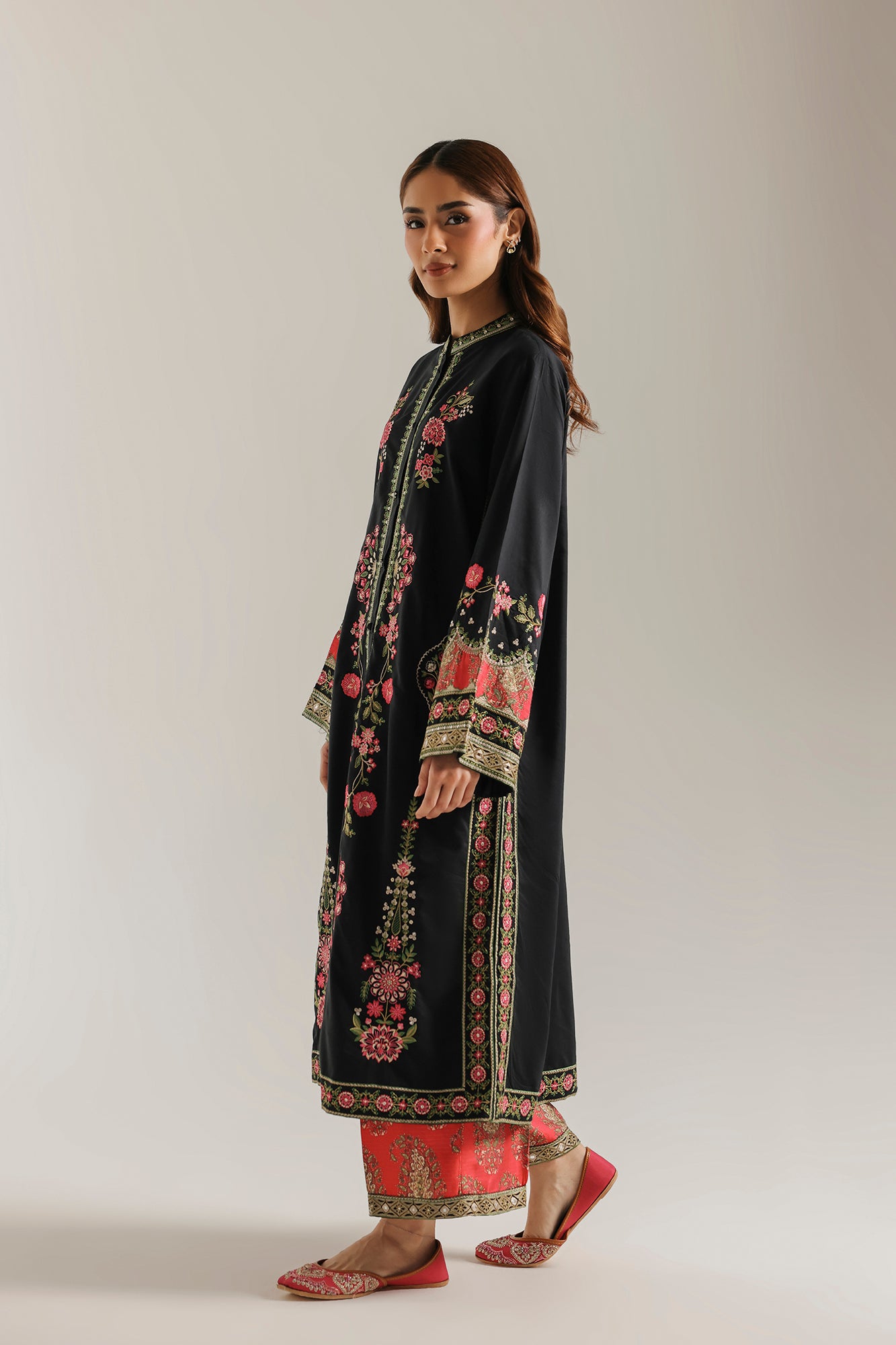 EMBROIDERED SUIT (E4701/103/901)