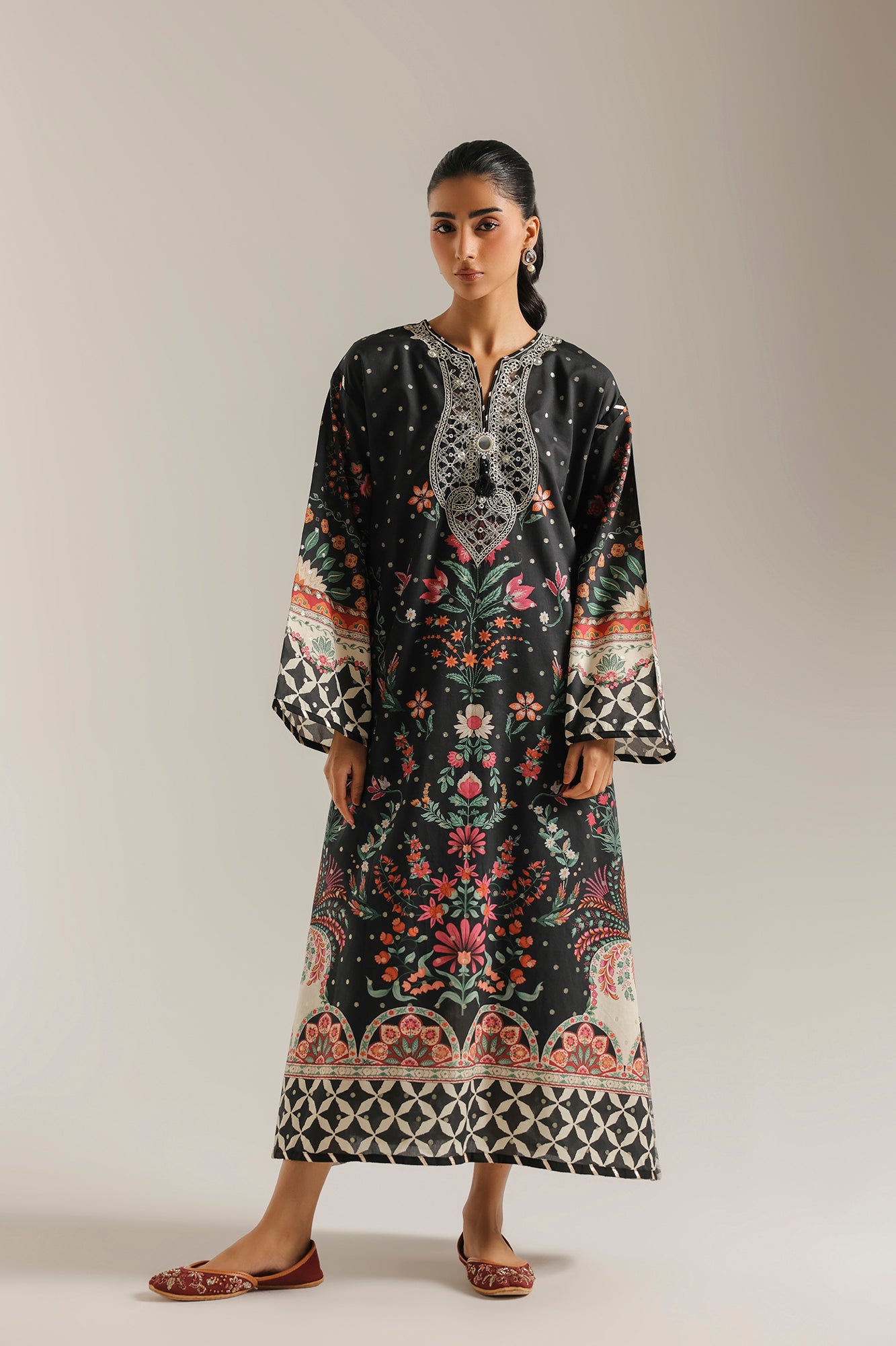 EMBROIDERED KAFTAN (E4707-103-901)
