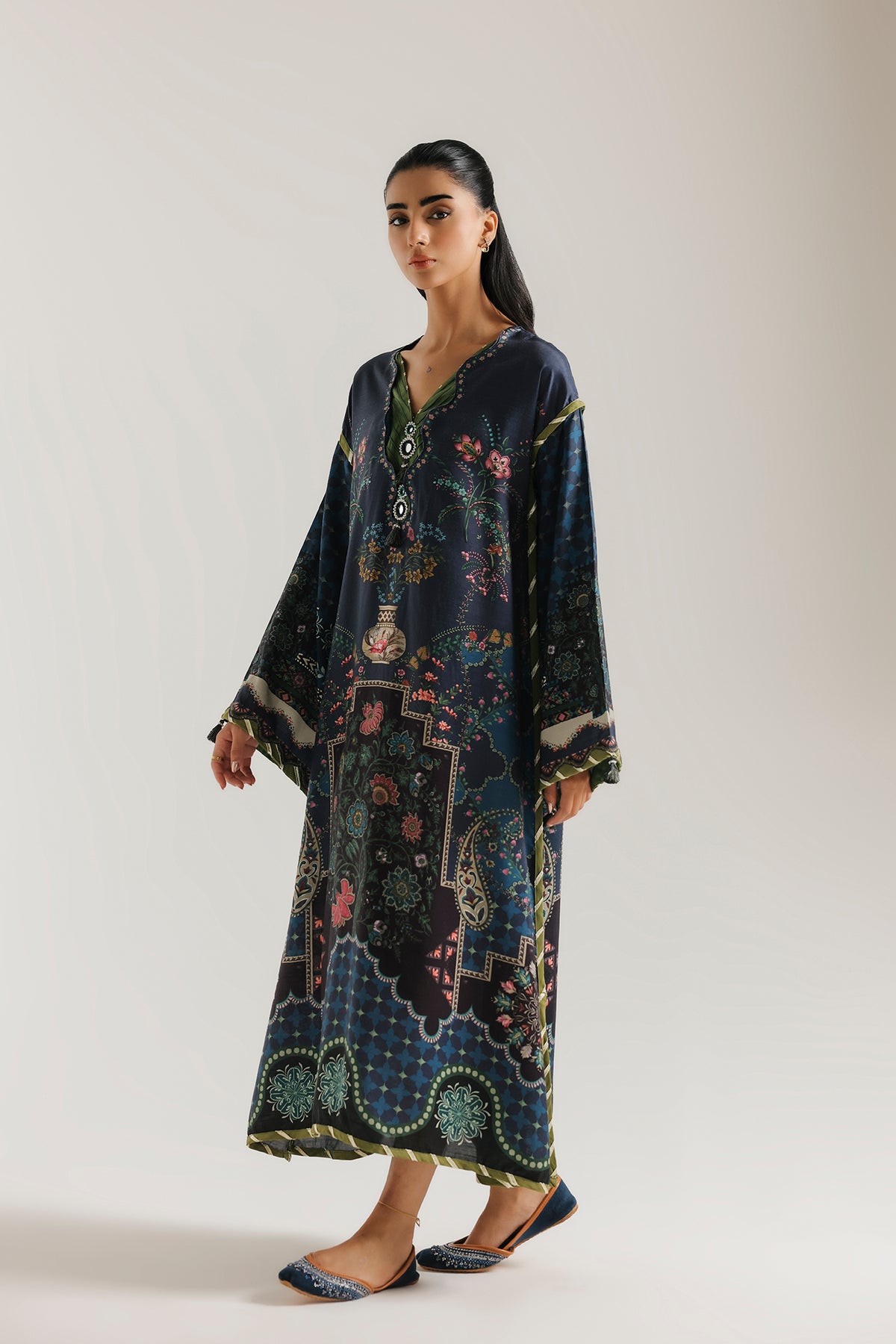 EMBROIDERED KAFTAN (E4708-103-619)