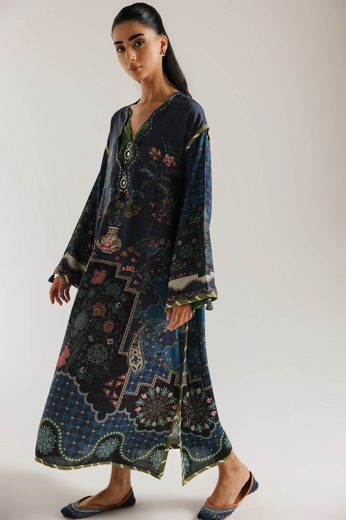 EMBROIDERED KAFTAN (E4708-103-619)