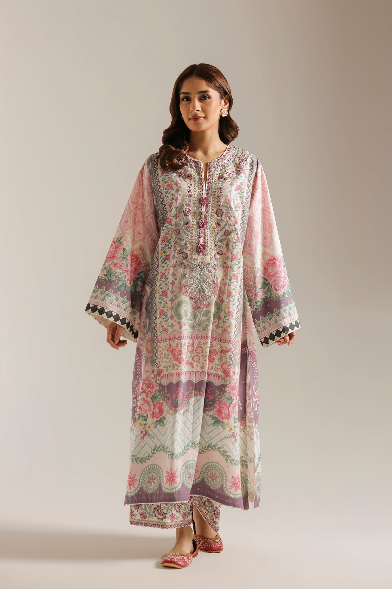 EMBROIDERED SUIT (E4709-103-003)