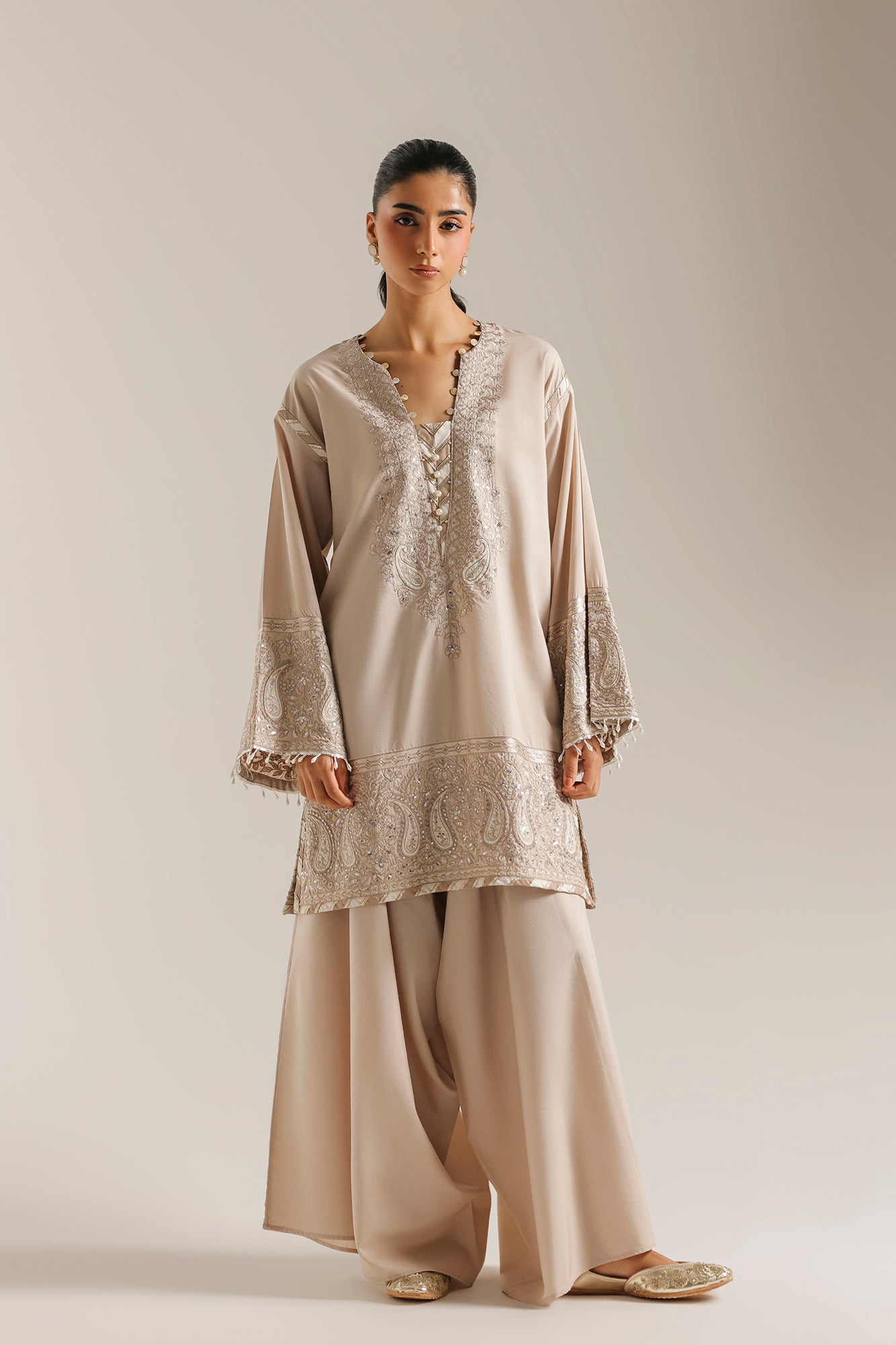 EMBROIDERED SUIT (E4717/103/007)