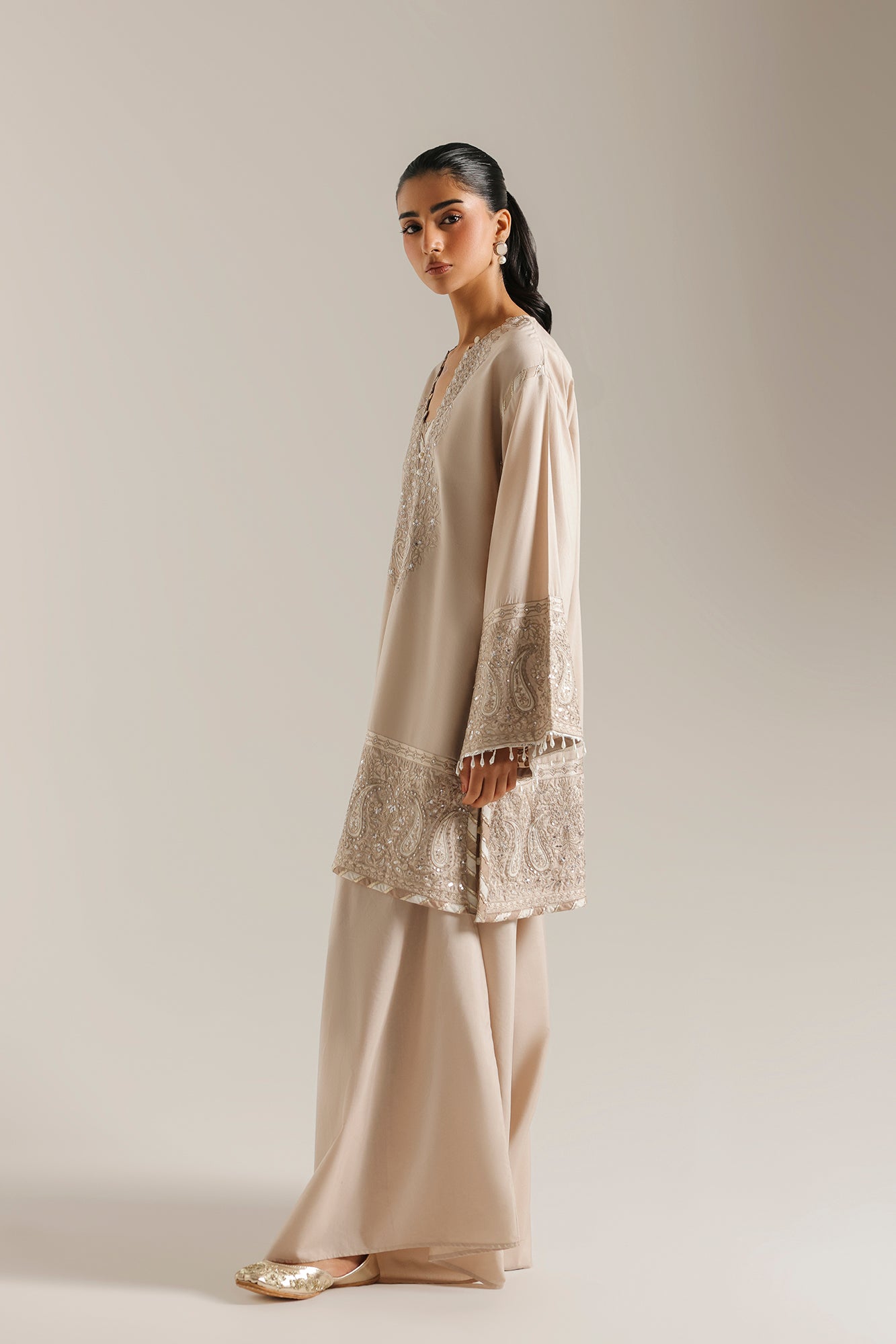 EMBROIDERED SUIT (E4717/103/007)