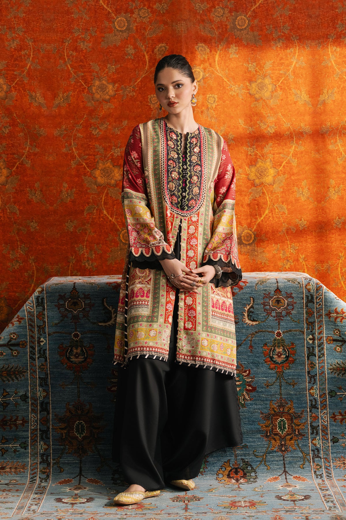 EMBROIDERED SUIT (E4727-103-414)