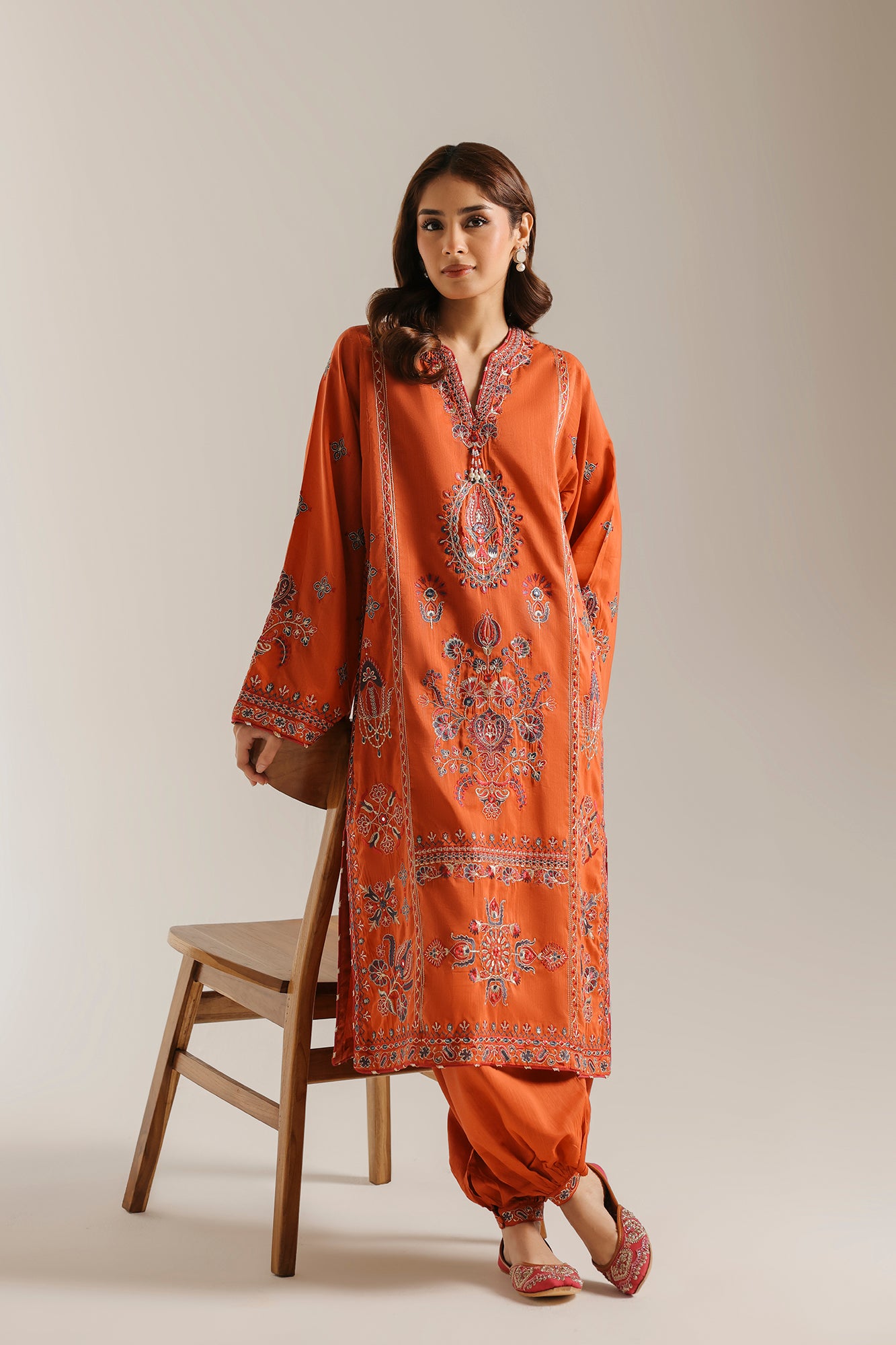 EMBROIDERED SUIT (E4744-103-204)