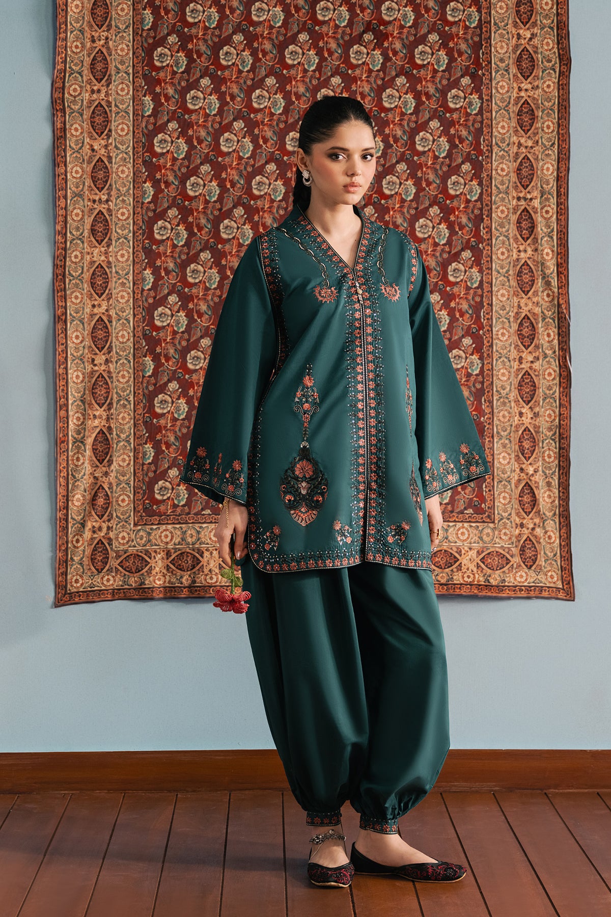 EMBROIDERED SUIT (E4747-103-706)