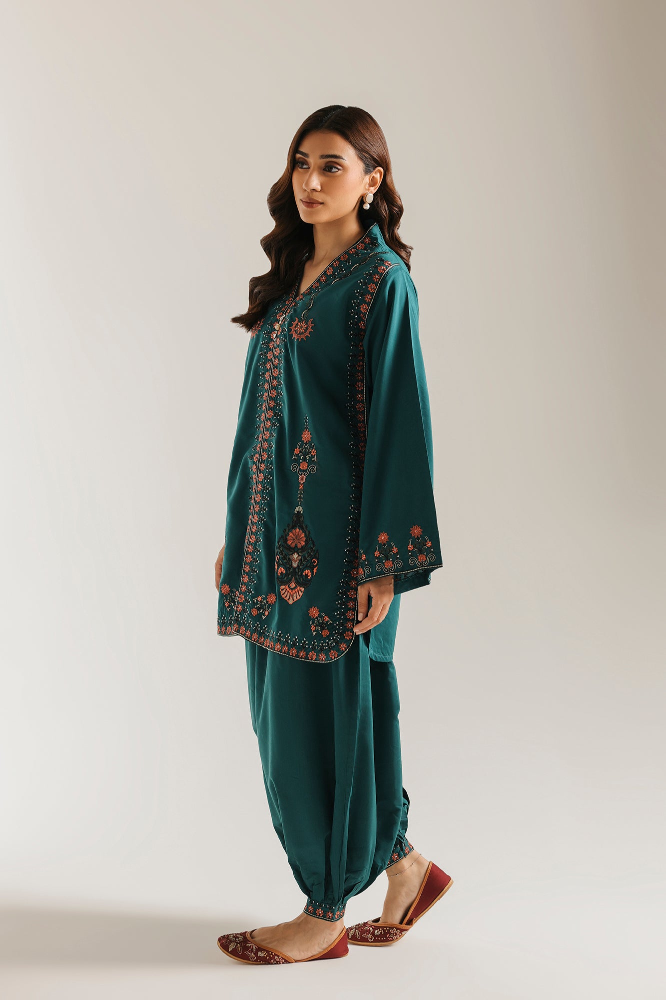 EMBROIDERED SUIT (E4747-103-706)