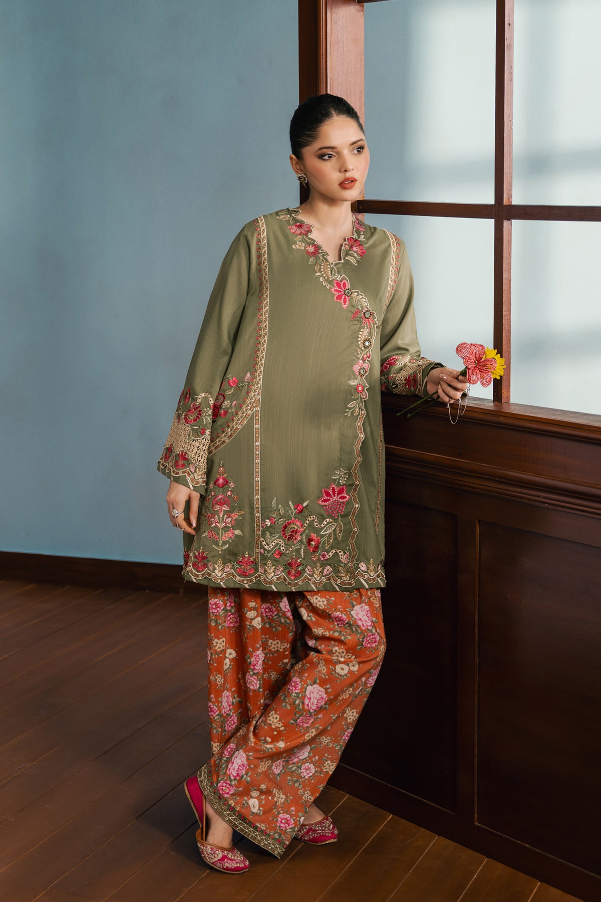 EMBROIDERED SUIT (E4748-103-121)