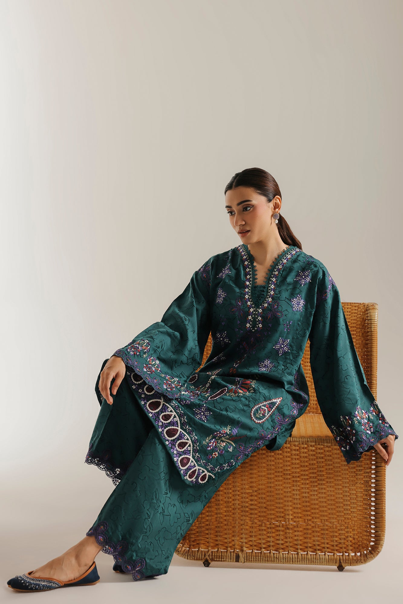 EMBROIDERED SUIT (E4750-103-705)