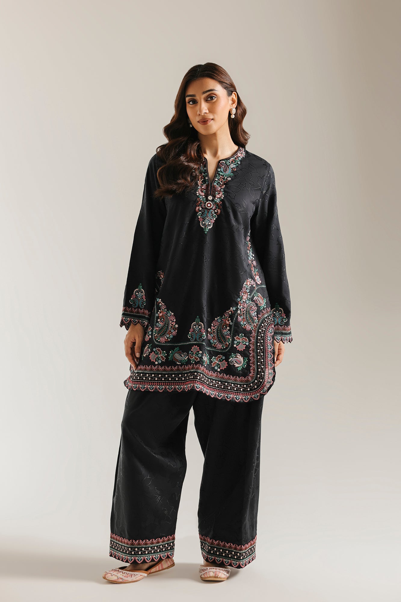 EMBROIDERED SUIT (E4754-103-901)