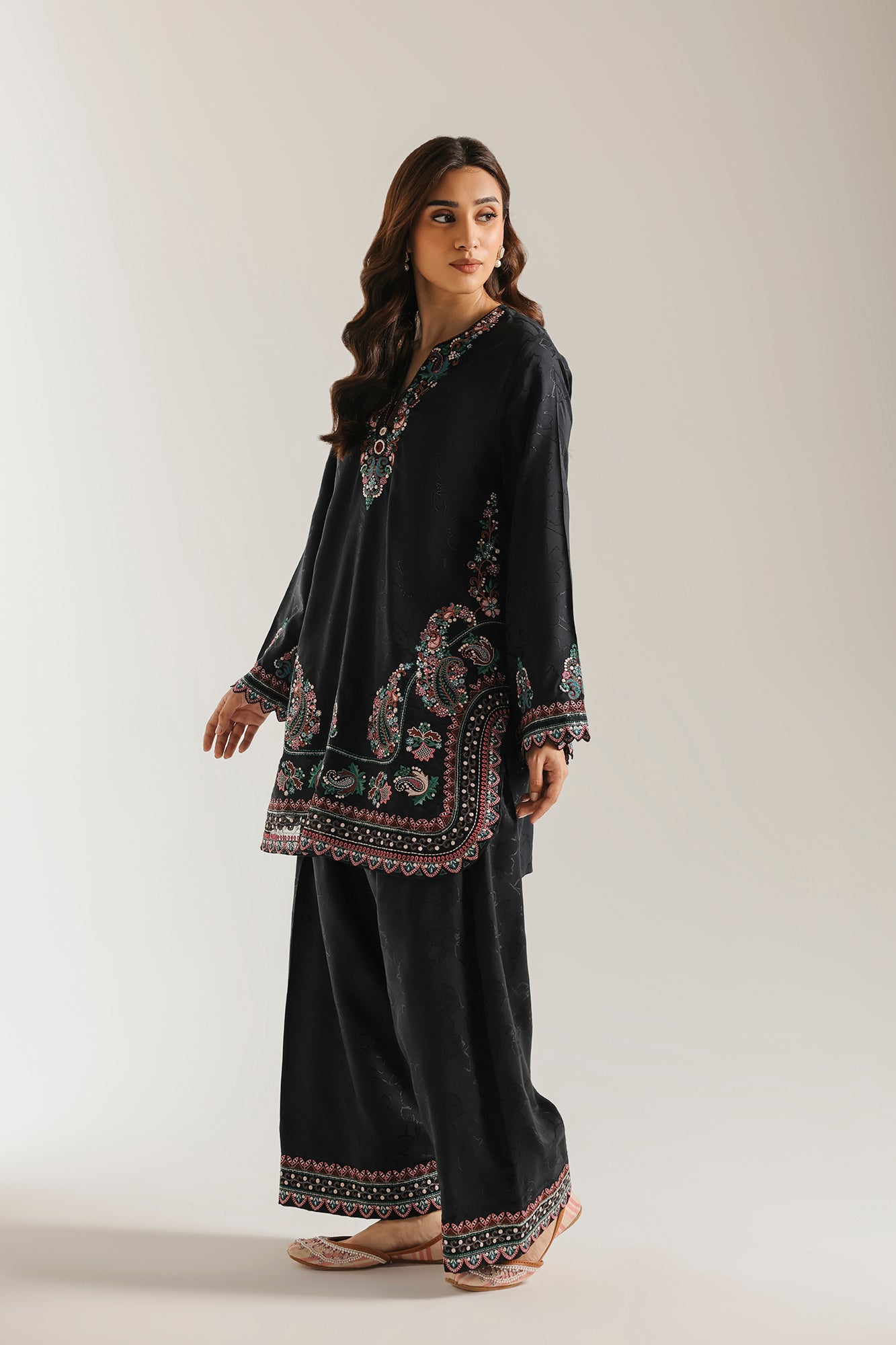 EMBROIDERED SUIT (E4754-103-901)