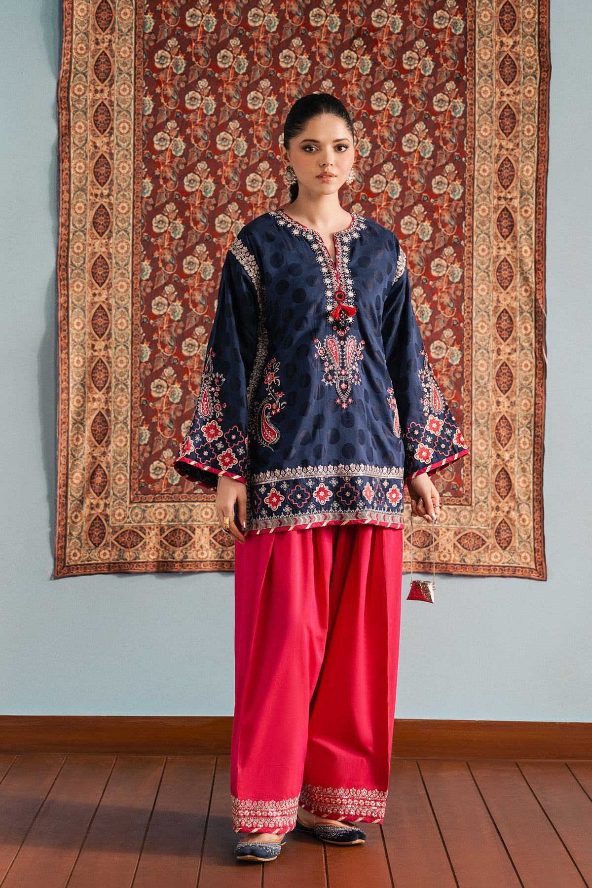 EMBROIDERED SUIT (E4756/103/620)