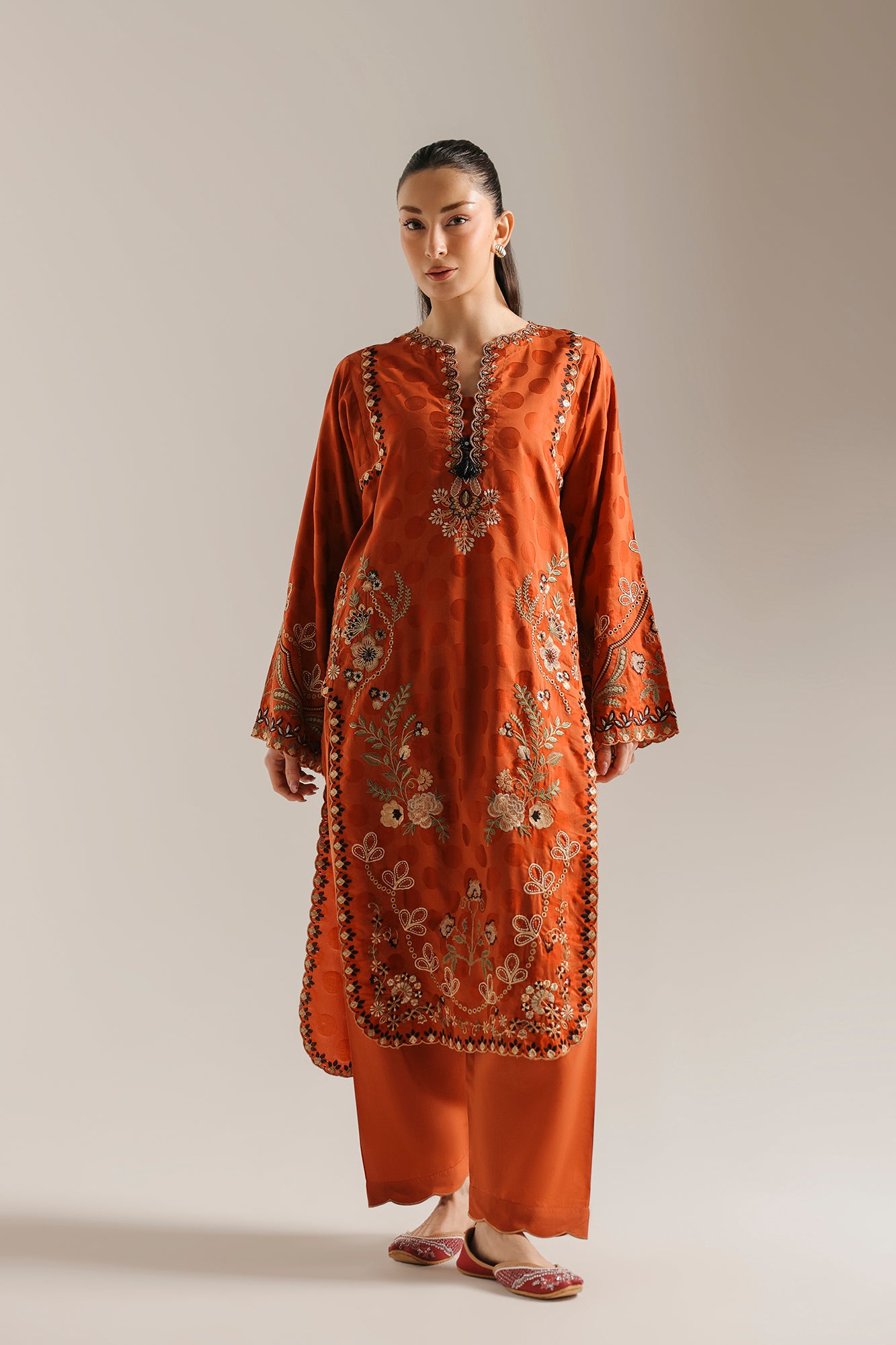 EMBROIDERED SUIT (E4757/103/202)