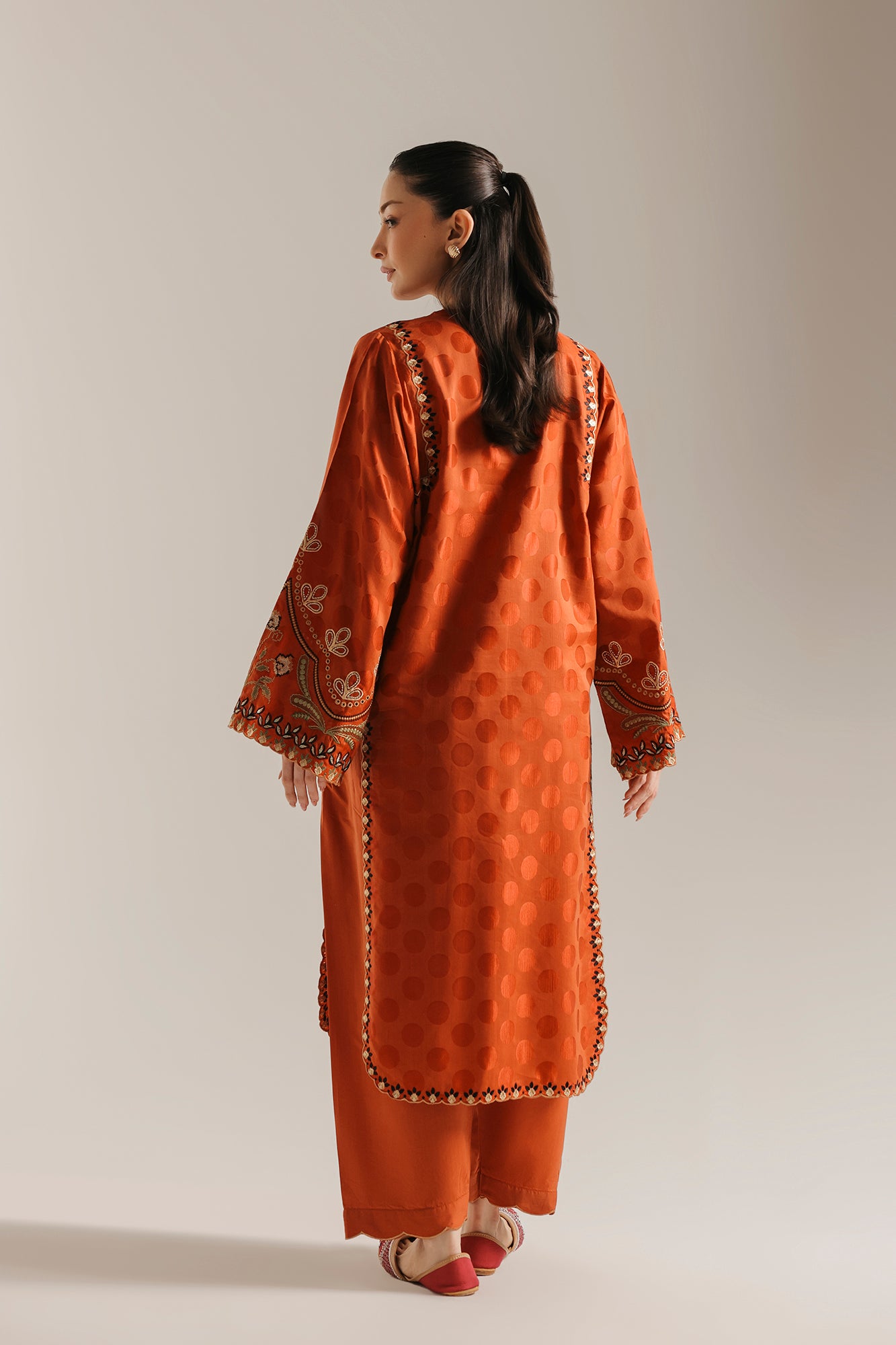 EMBROIDERED SUIT (E4757/103/202)