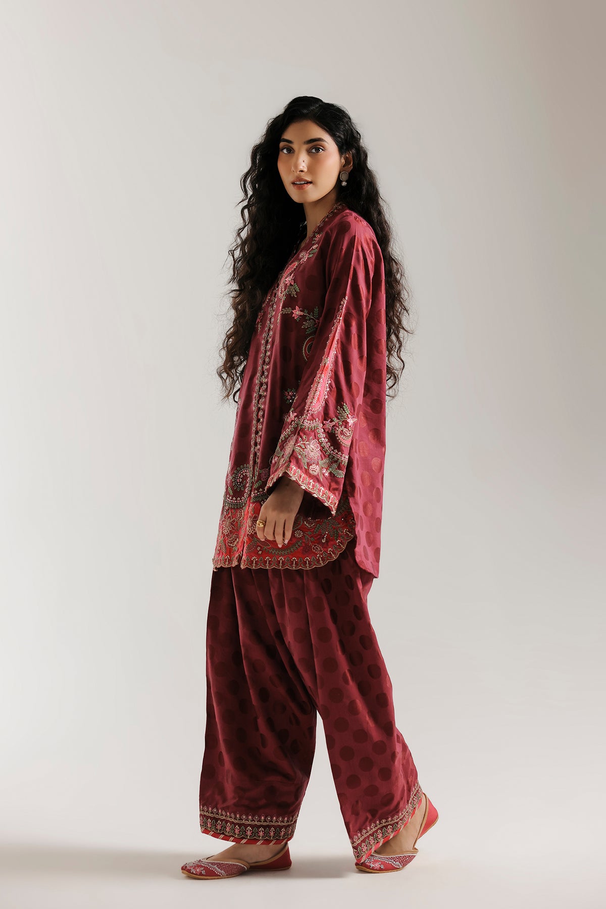 EMBROIDERED SUIT (E4758-103-306)