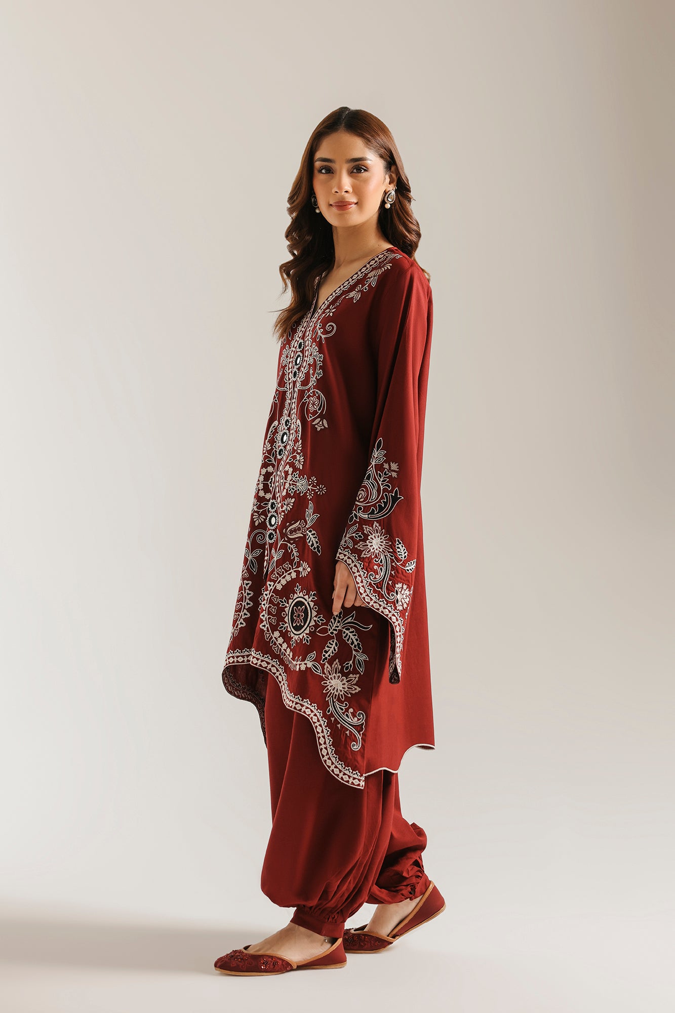 EMBROIDERED SUIT (E4767-103-403)