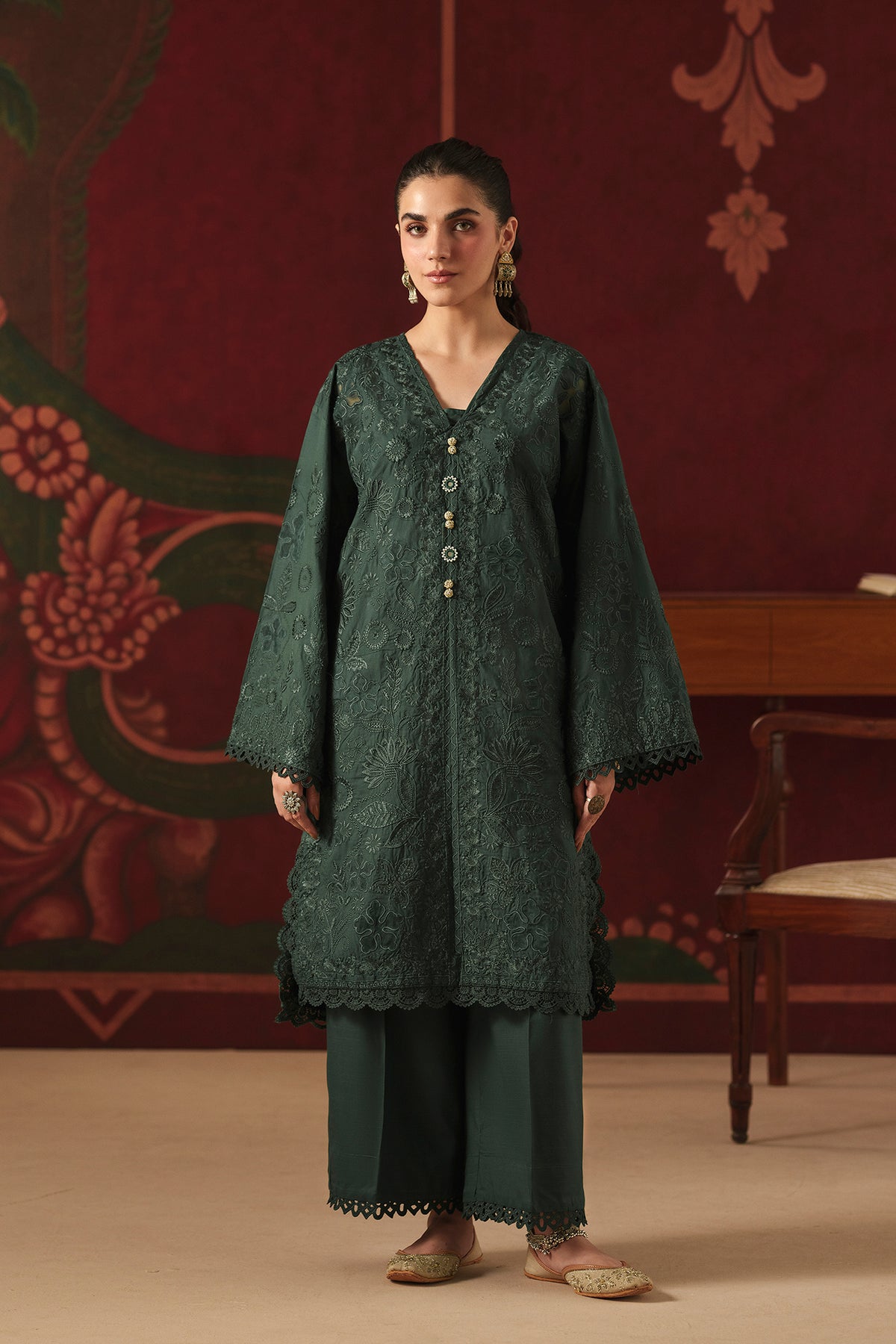 EMBROIDERED SUIT (E4769-103-706)