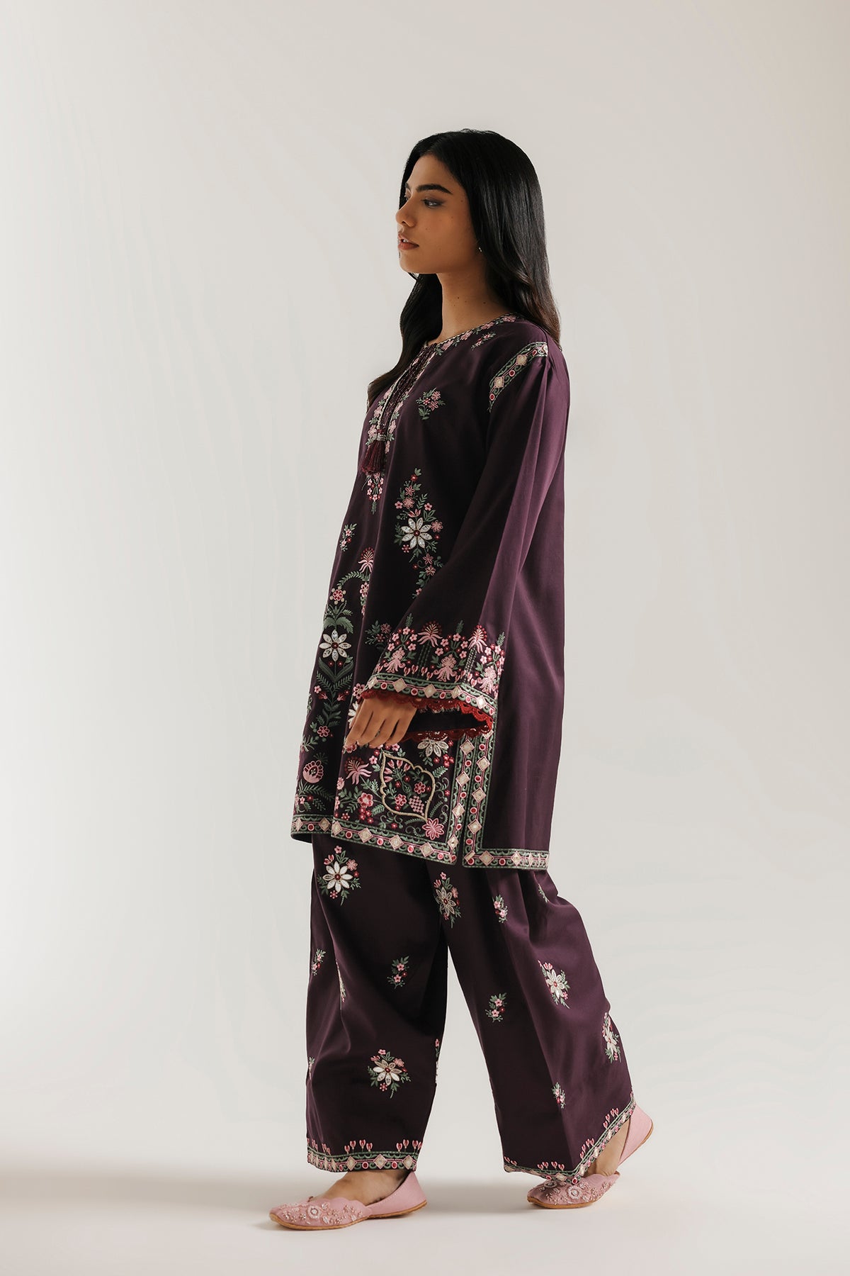 EMBROIDERED SUIT (E4775-103-503)