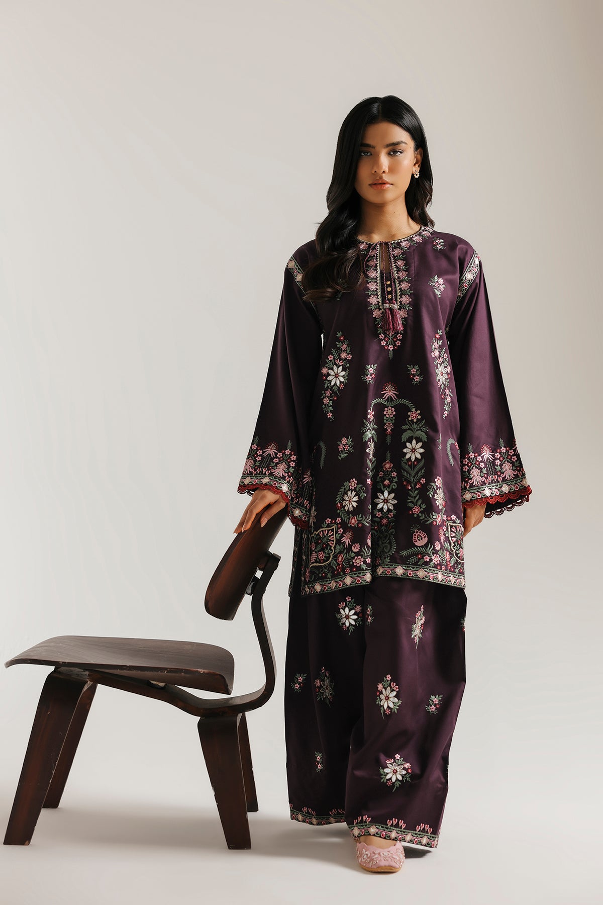 EMBROIDERED SUIT (E4775-103-503)
