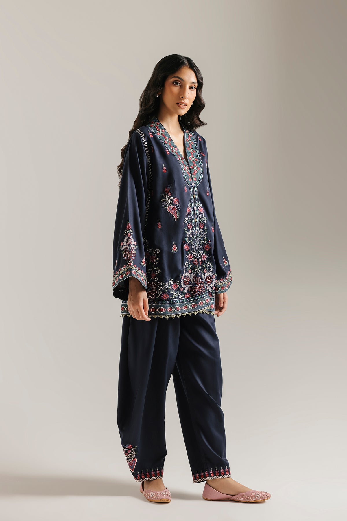 EMBROIDERED SUIT (E4776-103-620)