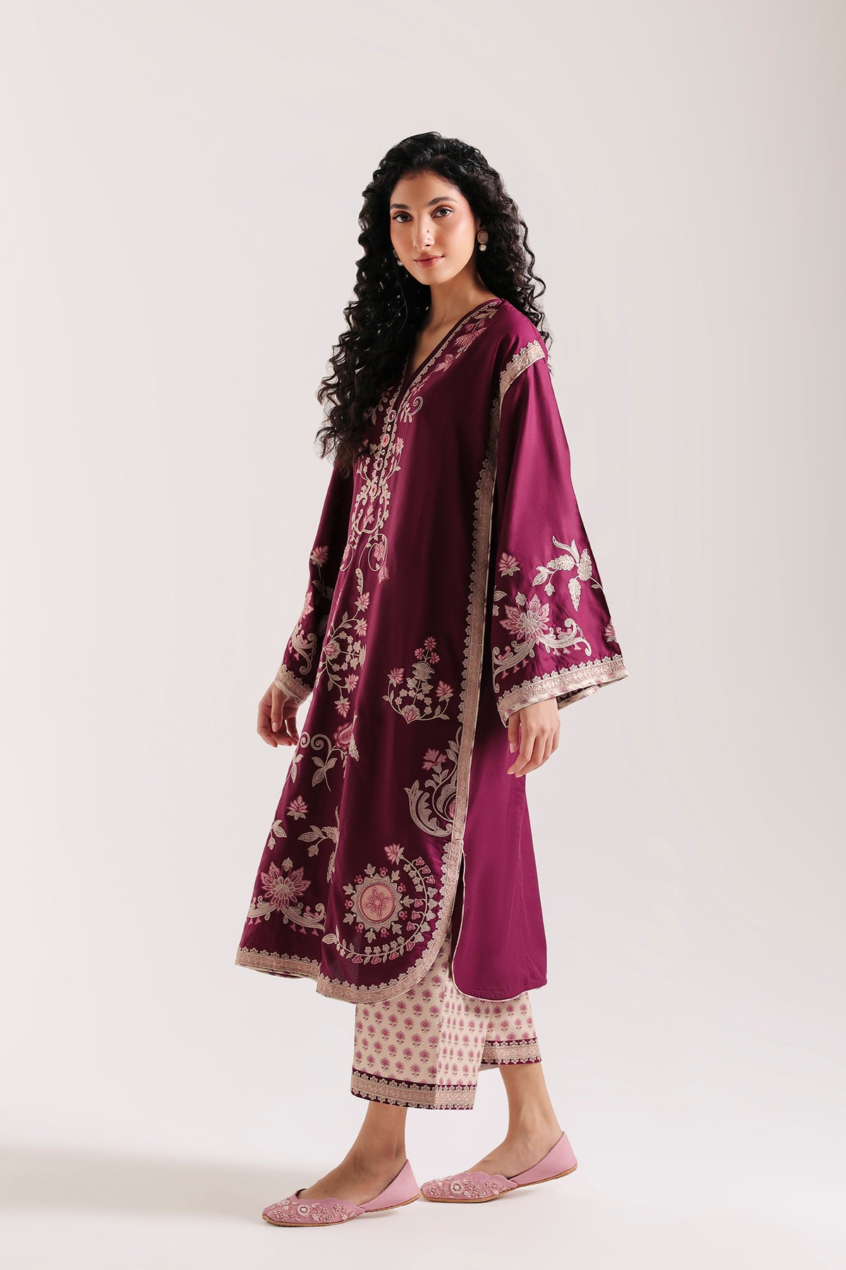 EMBROIDERED SUIT (E4778-103-522)