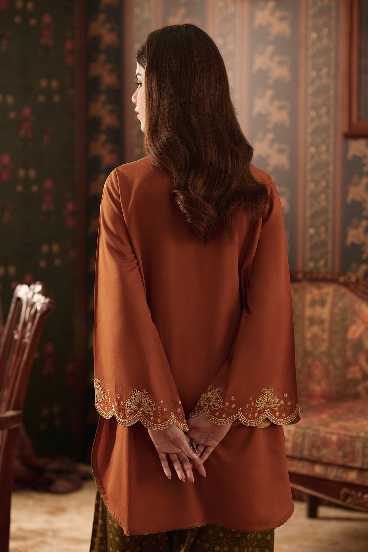 EMBROIDERED SUIT (E4779-103-205)
