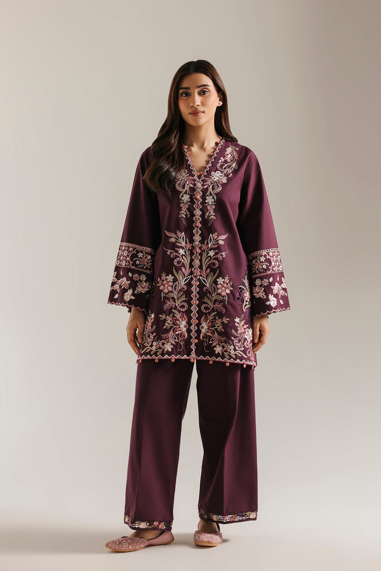 EMBROIDERED SUIT (E4785-103-501)