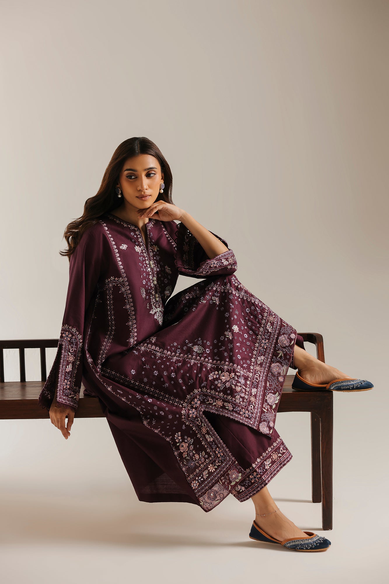 EMBROIDERED SUIT (E4788-103-516)