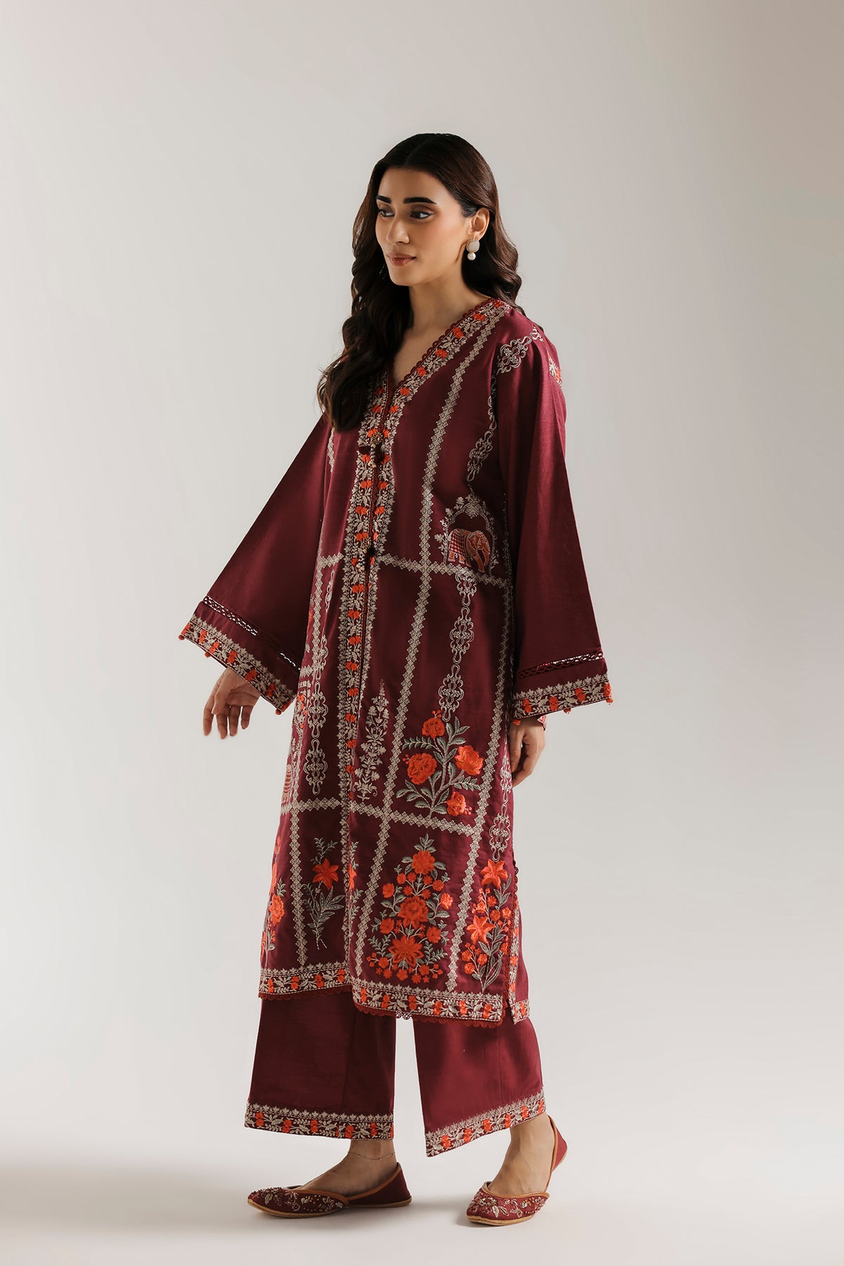 EMBROIDERED SUIT (E4789-103-519)