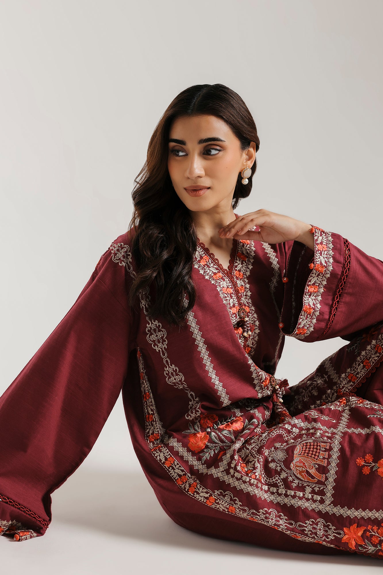 EMBROIDERED SUIT (E4789-103-519)