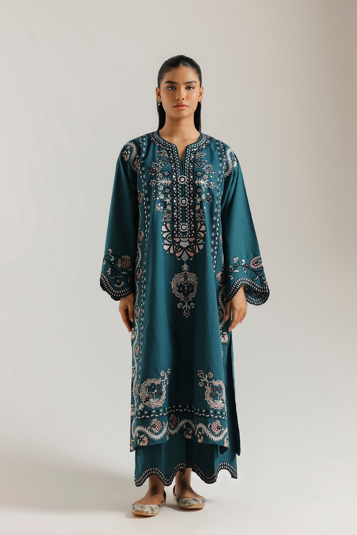 EMBROIDERED SUIT (E4794-103-706)