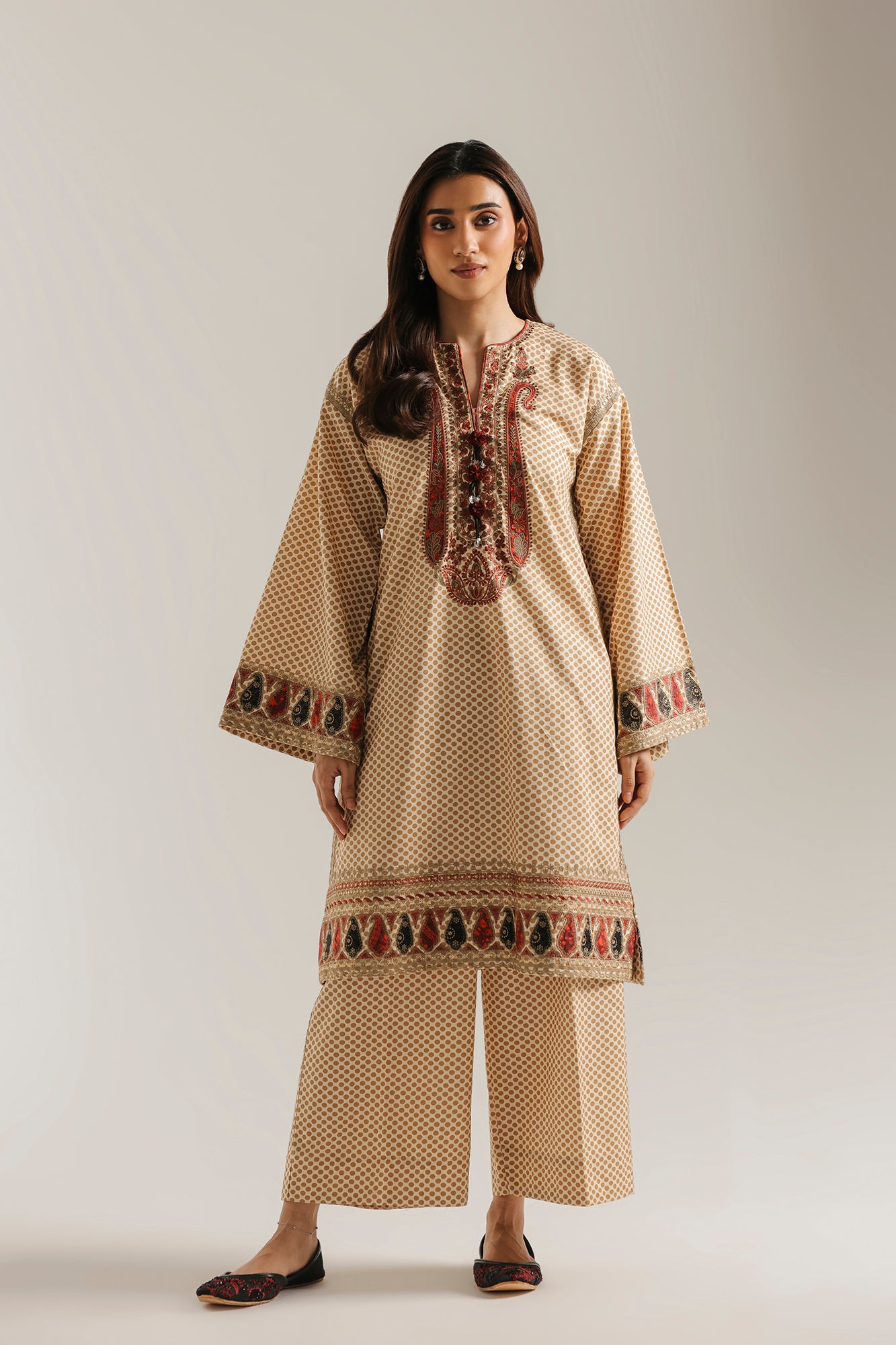 EMBROIDERED SUIT (E4796-103-226)