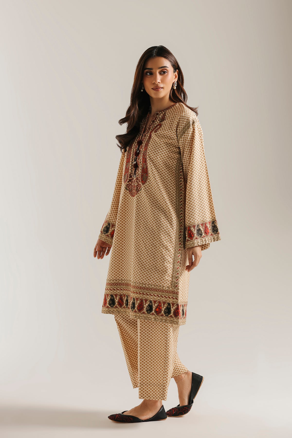 EMBROIDERED SUIT (E4796-103-226)