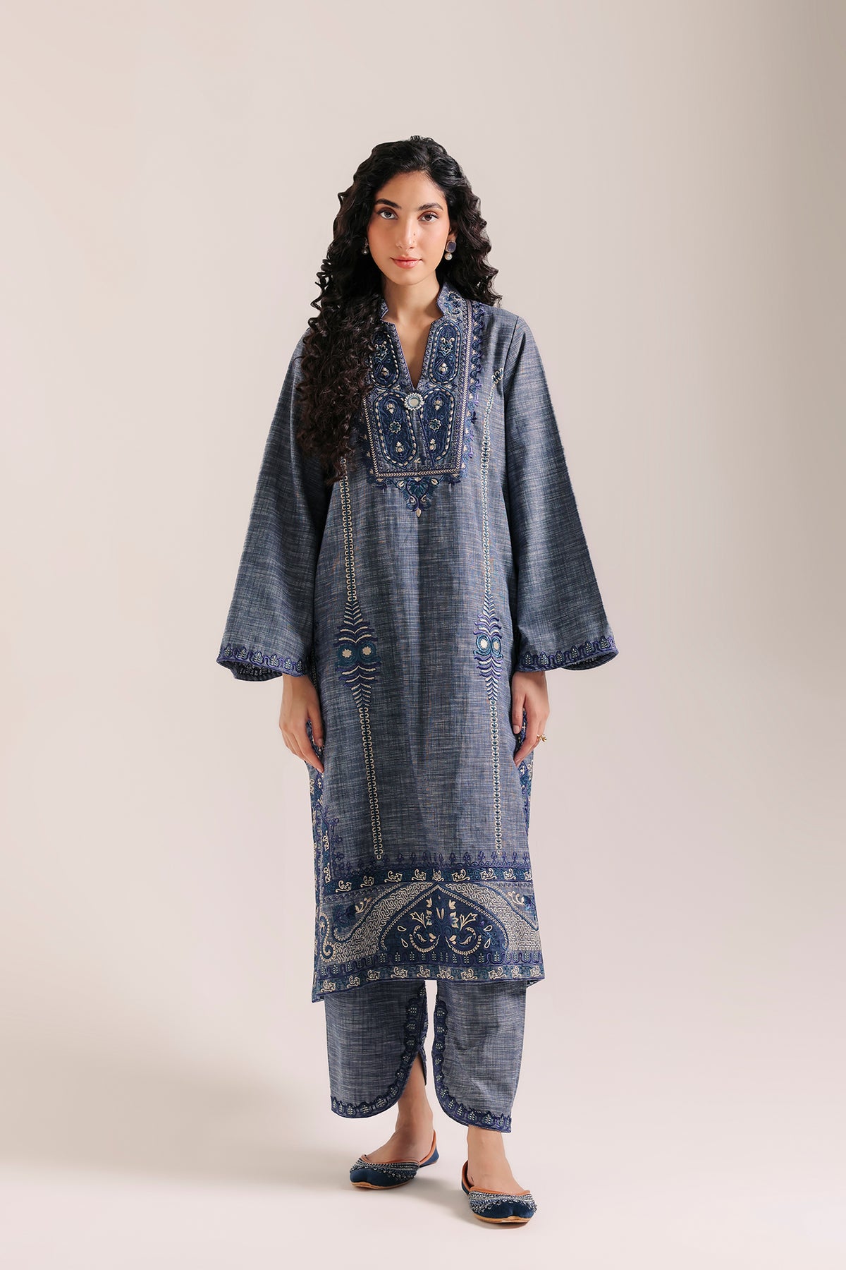 EMBROIDERED SUIT (E4800-103-620)