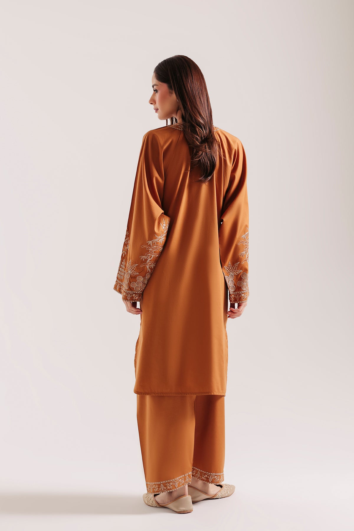 EMBROIDERED SUIT (E4808-103-218)