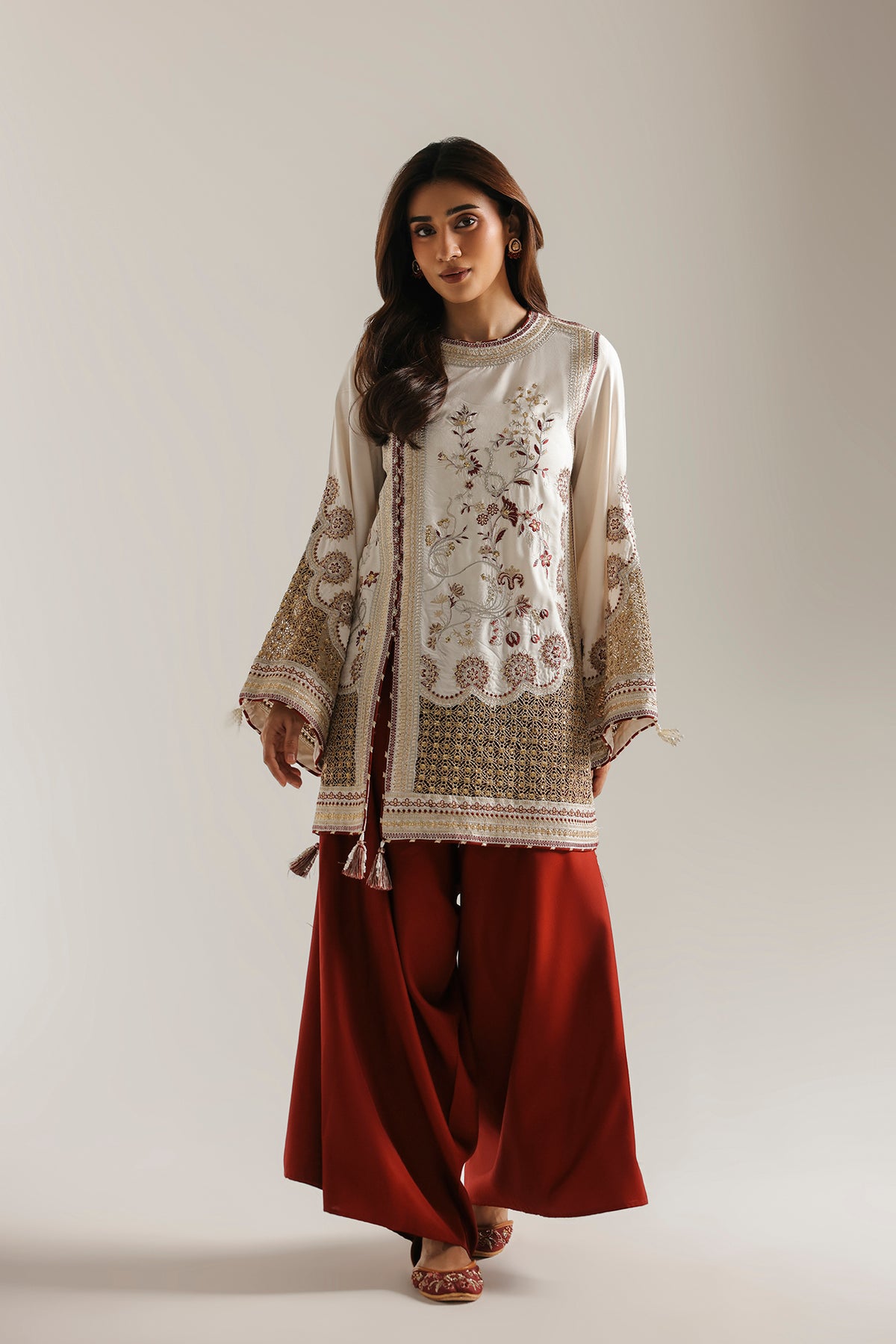 EMBROIDERED SUIT (E4813-103-003)