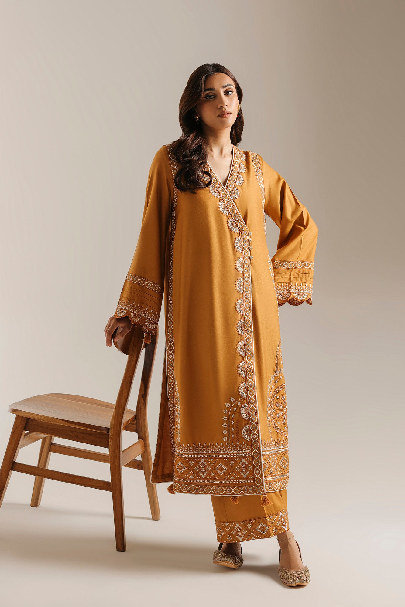 EMBROIDERED SUIT (E4816-103-218)
